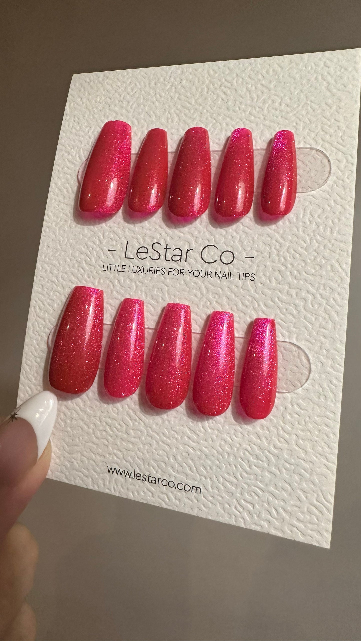 Reusable Dragon Fruit Hot Pink Cat eye | Nails Premium Press on Nails Gel Manicure | Fake Nails | Handmade | Lestarco faux nails TMR512