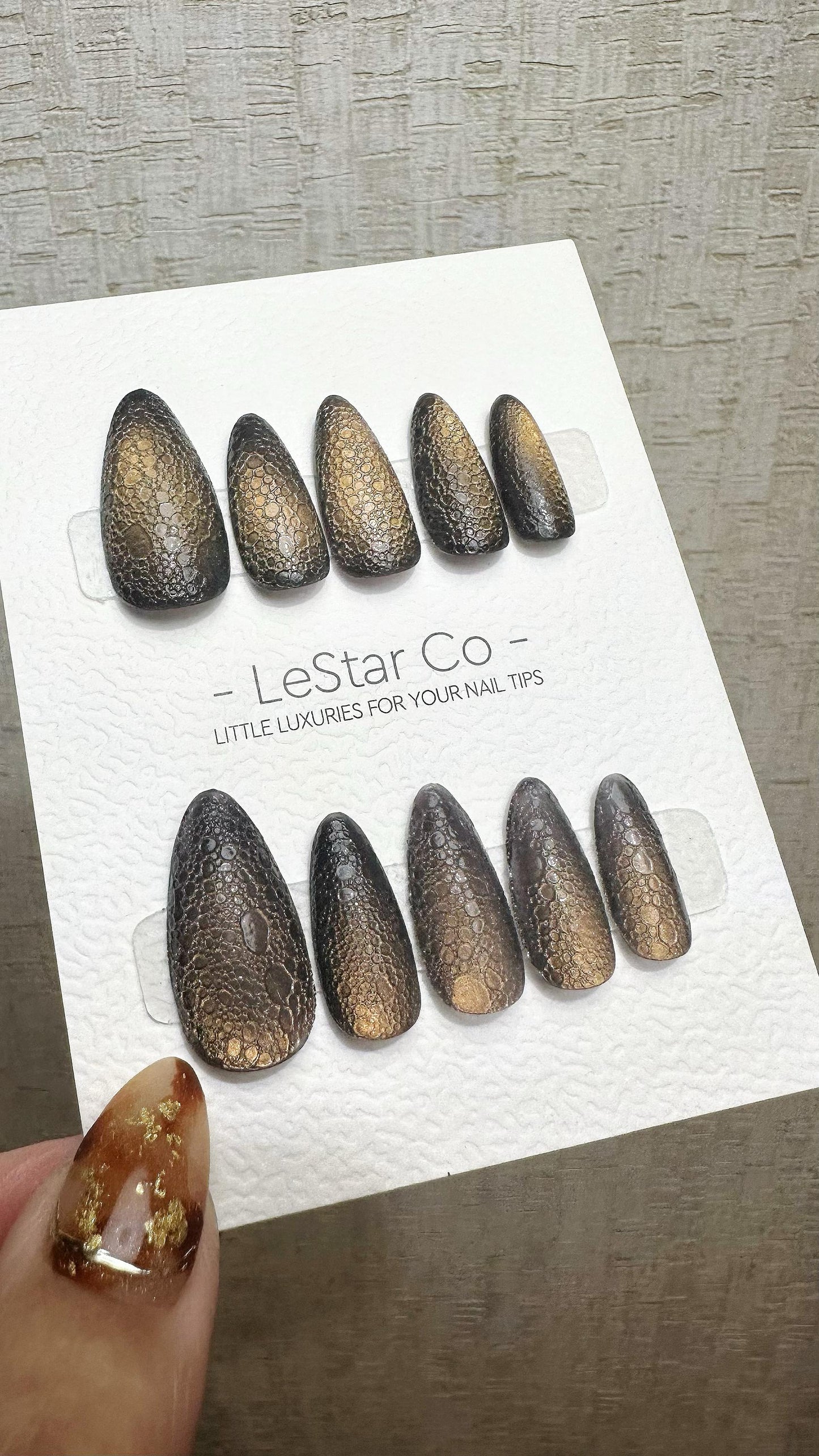Reusable Dragon's Breath Cat Eye Effect | Premium Press on Nails Gel Hand Painted Pressons Customizable Gel Nail Artist fake nails WM934