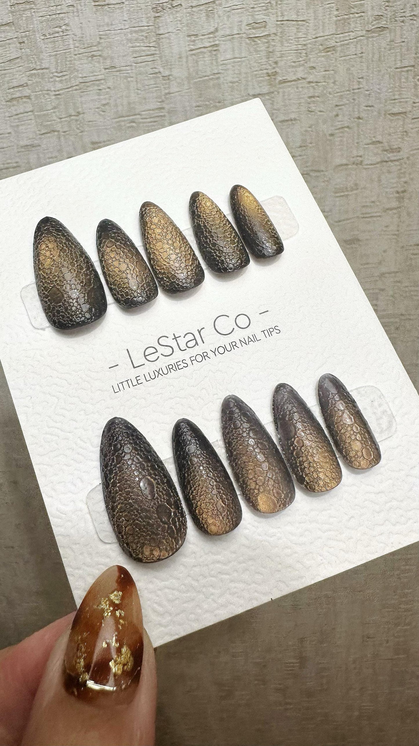 Reusable Dragon's Breath Cat Eye Effect | Premium Press on Nails Gel Hand Painted Pressons Customizable Gel Nail Artist fake nails WM934