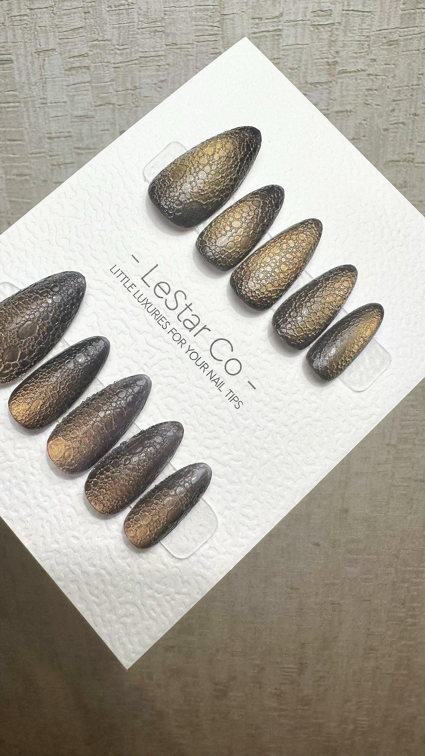 Reusable Dragon's Breath Cat Eye Effect | Premium Press on Nails Gel Hand Painted Pressons Customizable Gel Nail Artist fake nails WM934