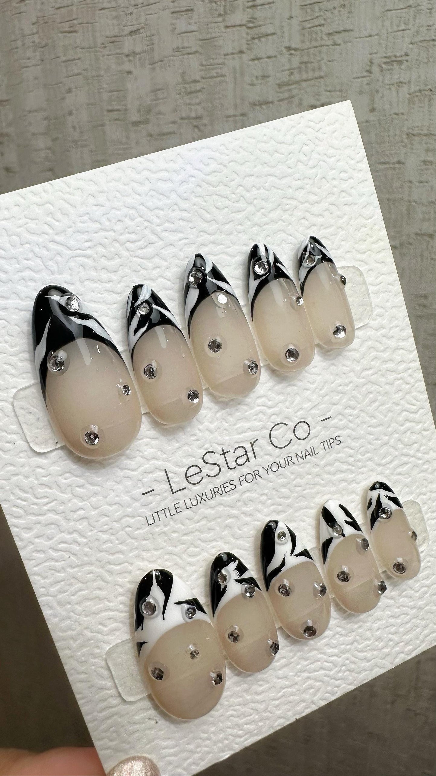 Reusable Chic Contrast French Tip | Premium Press on Nails Gel Hand Painted Pressons Customizable Gel Nail Artist faux nails QN967