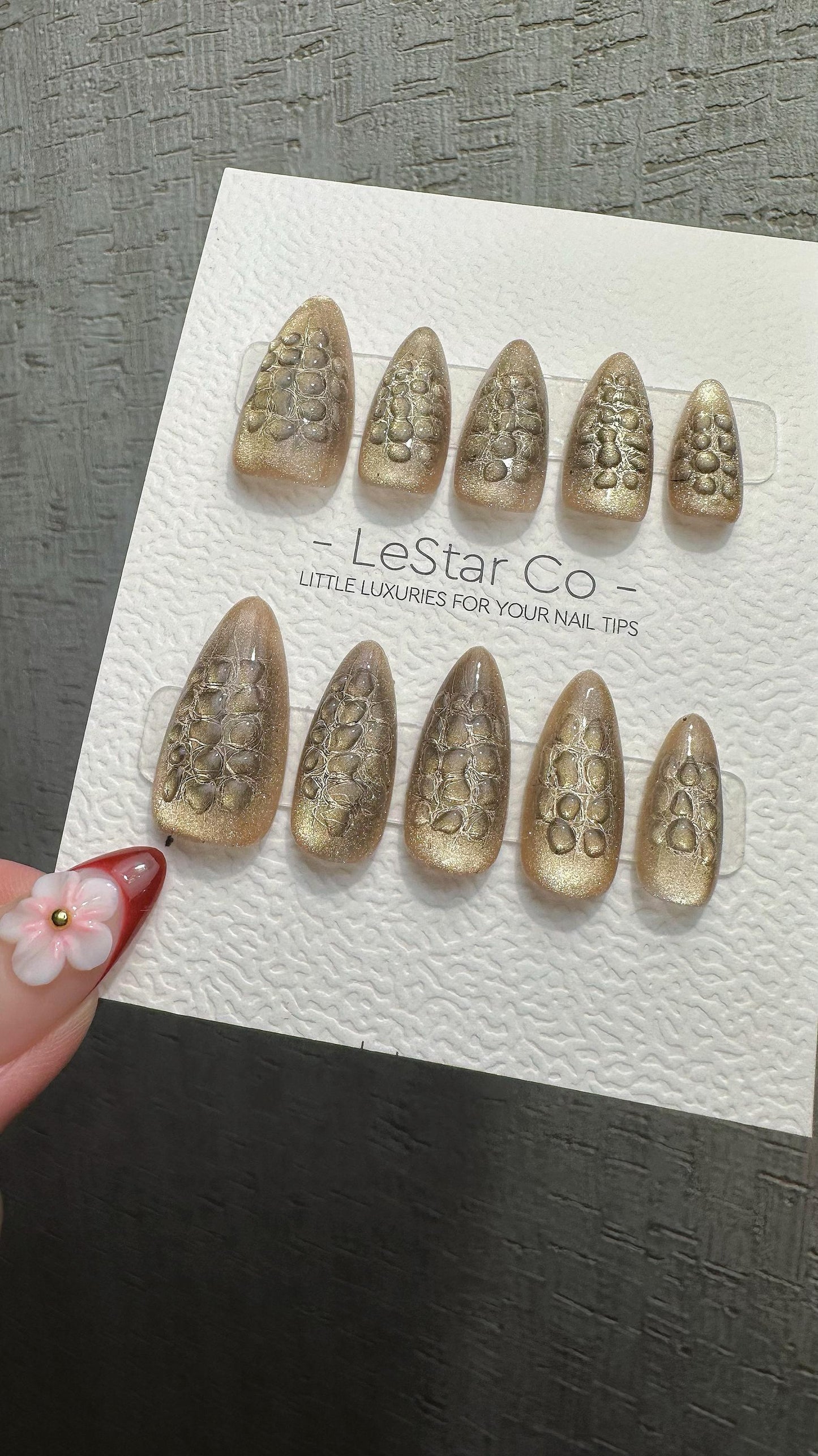 Reusable Golden Bubble Glow Cat Eyt Effect | Premium Press on Nails Gel | Fake Nails | Cute Fun Colorful Gel Nail faux nails WM985