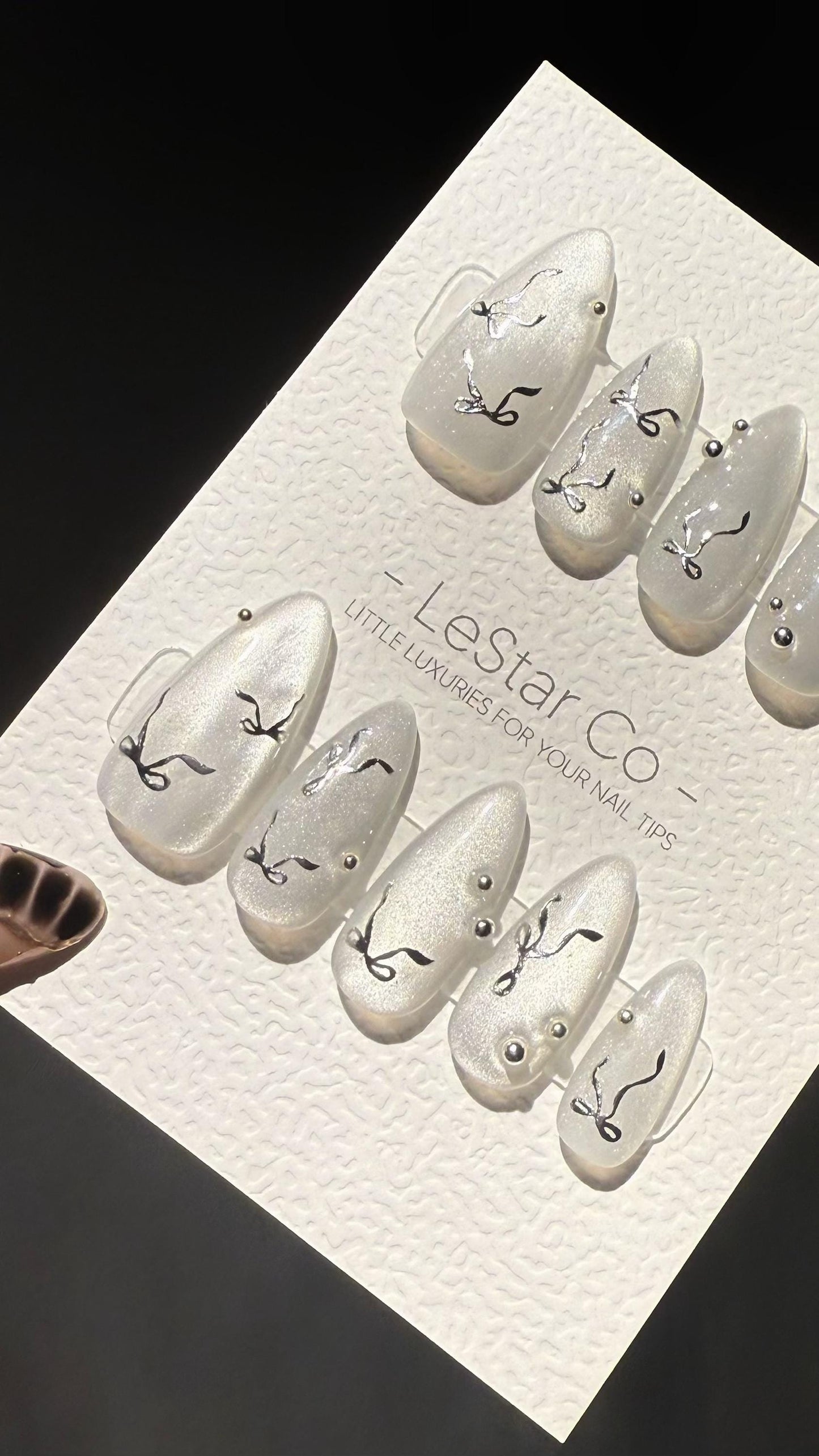 Reusable Shimmering Bows Cat Eye Effect | Premium Press on Nails Gel Hand Painted Pressons Customizable Gel Nail Artist nail WM1003