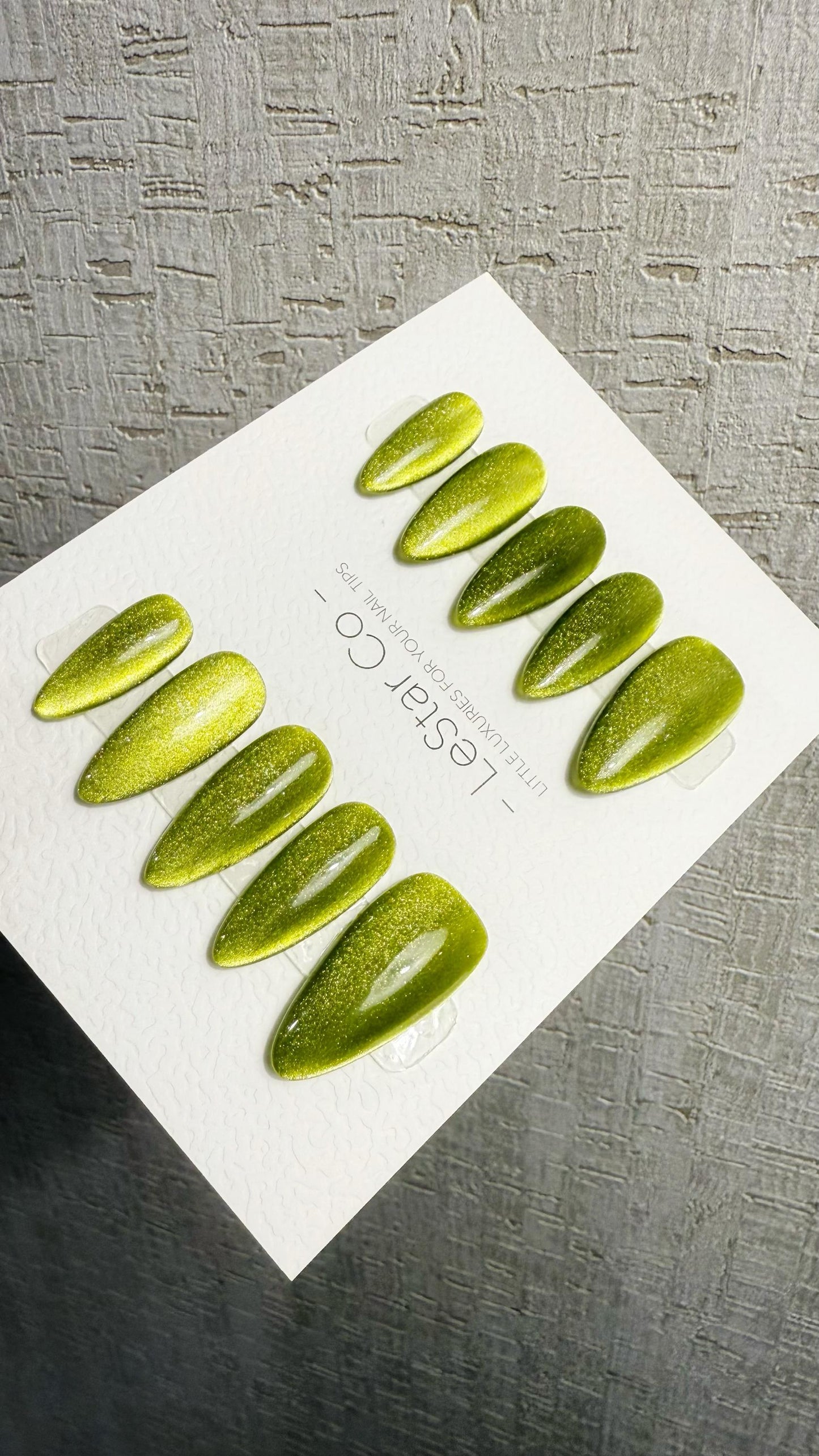 Reusable Electric Olive Cat Eye Effect | Nails Premium Press on Nails Gel Manicure Handprint Pressons Handmade | Lestarco nails WM1018