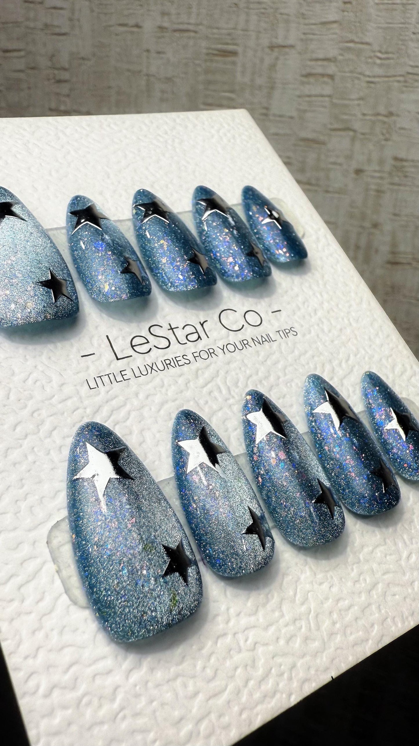 Reusable Starburst Hologram Cat Eye Effect| Premium Press on Nails Gel Hand Painted Pressons Customizable Gel Nail Artist faux nails WM1025
