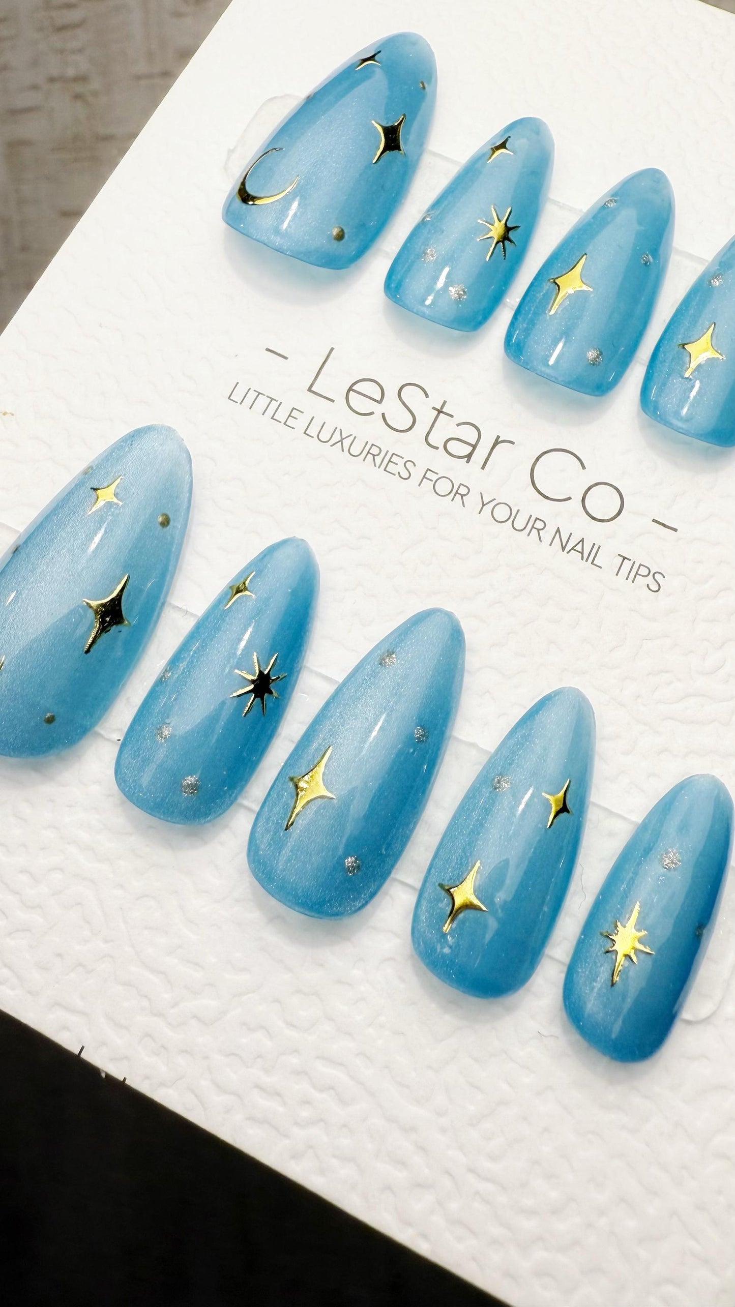 Reusable Lunar Blue Cat Eye Effect| Premium Press on Nails Gel Hand Painted Pressons Customizable Gel Nail Artist faux nails TMR1028