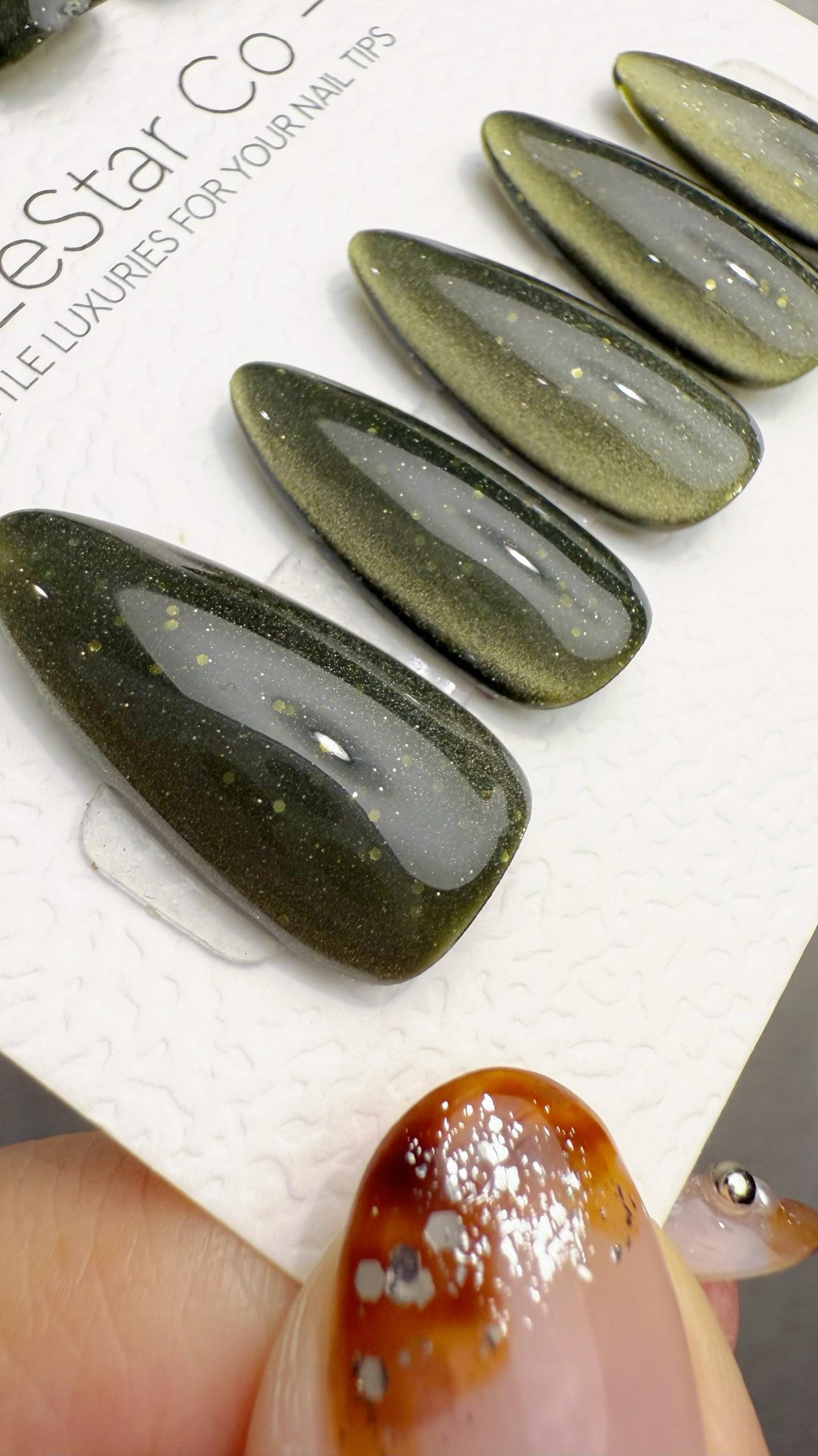 Reusable Venom Dust Olive Green Cat eye | Nails Premium Press on Nails Gel Manicure Handprint Pressons Handmade | Lestarco faux nails WM1037