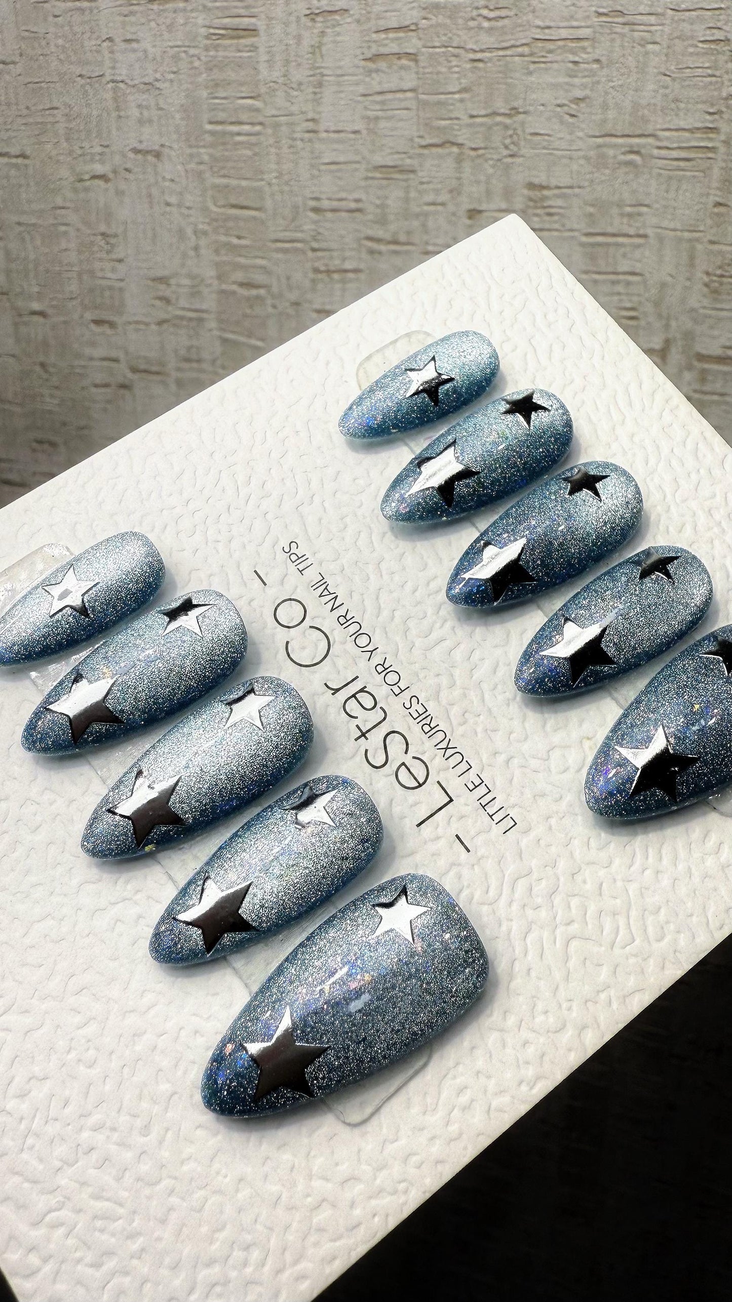 Reusable Starburst Hologram Cat Eye Effect| Premium Press on Nails Gel Hand Painted Pressons Customizable Gel Nail Artist faux nails WM1025