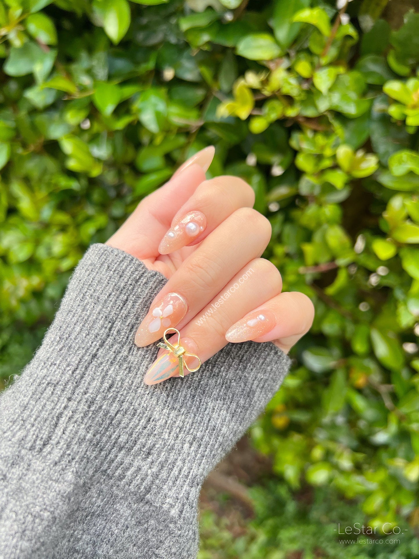 Reusable Cute Bow Premium Short Press on Nails Gel Manicure | Fake Nails | Handmade | Lestarco faux nails XWZ127