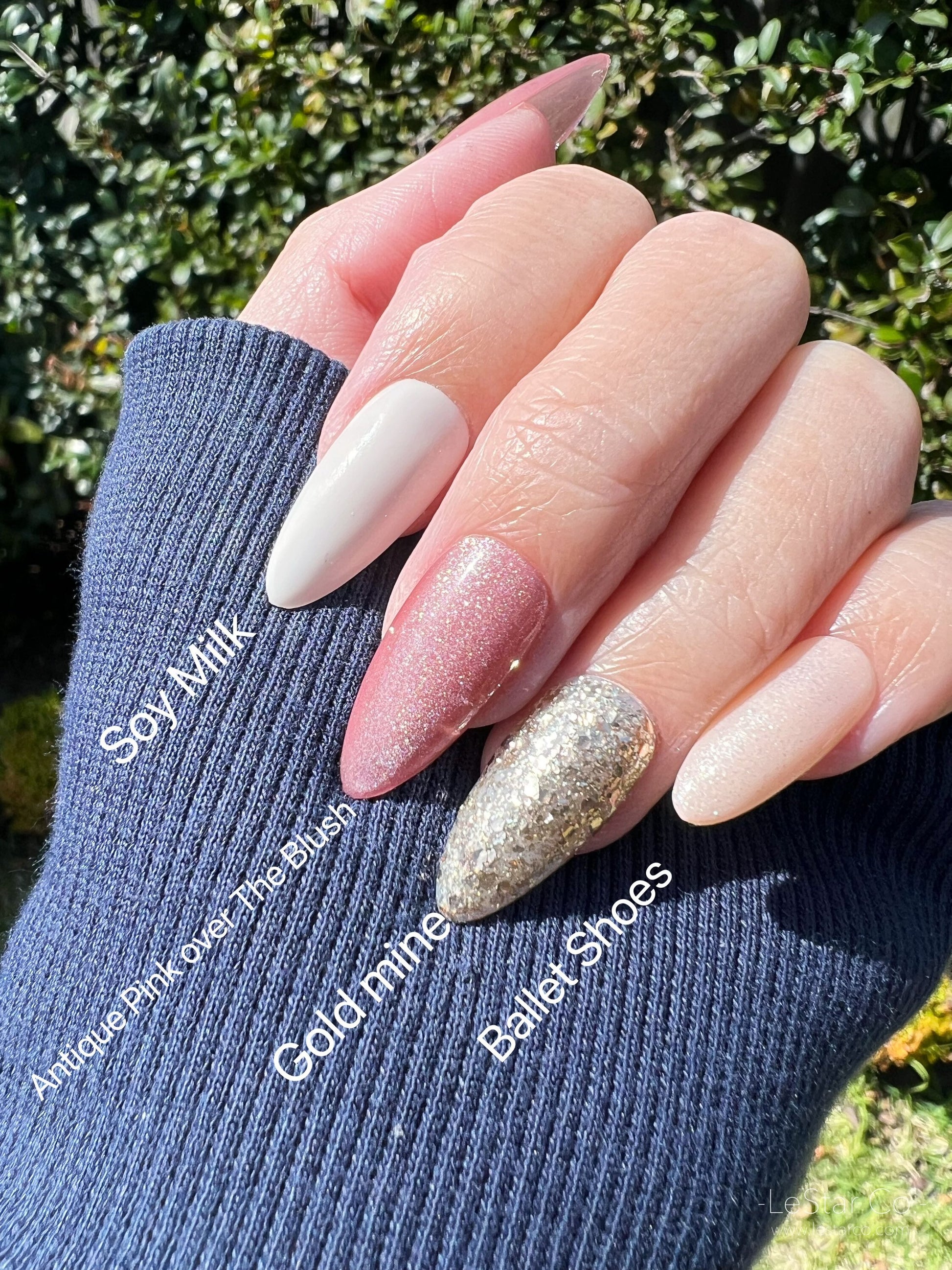 Goldmine | Chunky gold flakes | Ultra Shine Long Lasting Brush on UV Gels Home Nail DIY False Tips Manicure Nail Art Supply