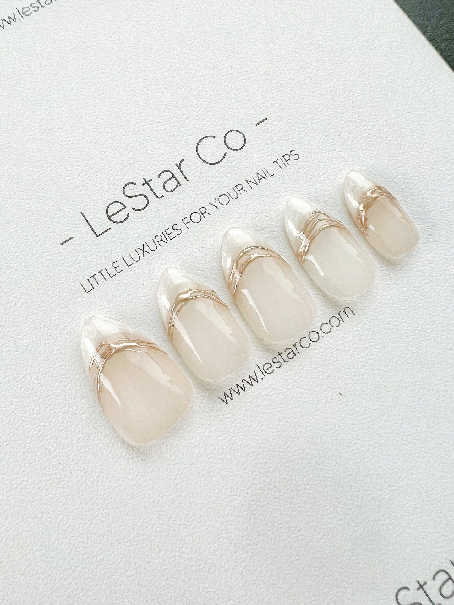 Reusable Pearl Royale | Premium Press on Nails Gel | Fake Nails | Cute Fun Colorful Gel Nail Artist faux nails ML299