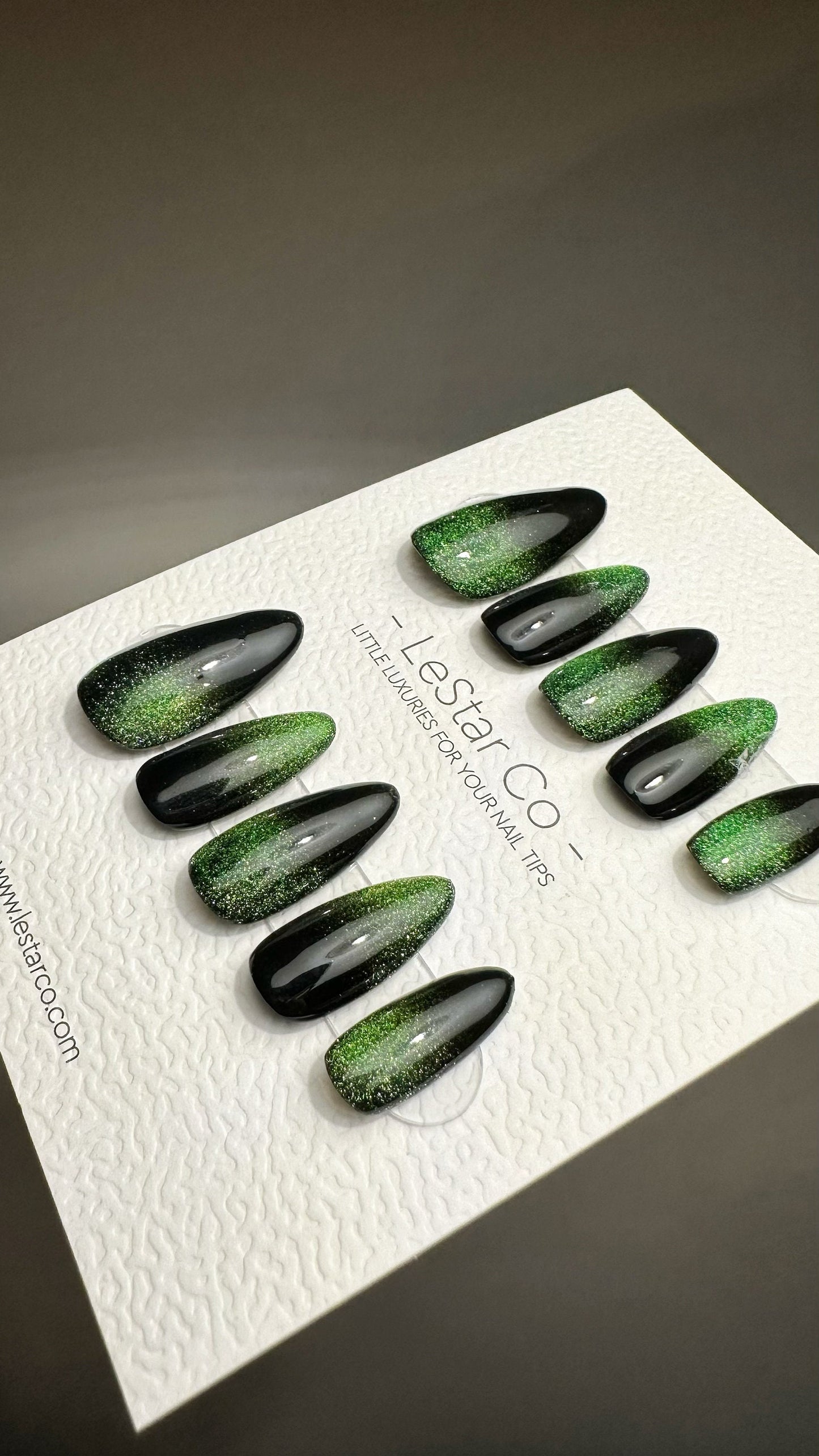 Reusable Green Aurora | Nails Premium Press on Nails Gel Manicure | Fake Nails | Handmade | Lestarco faux nails TMR507