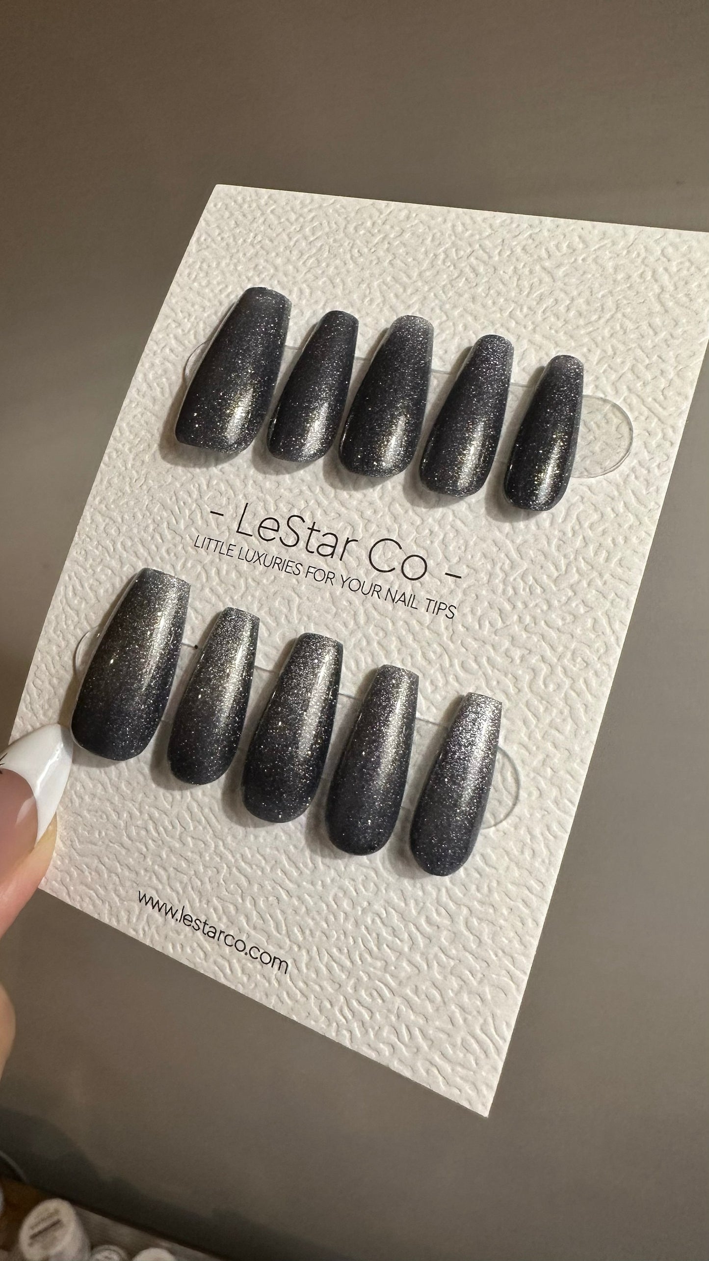 Reusable Moonlit Ash Grey Cat eye | Nails Premium Press on Nails Gel Manicure | Fake Nails | Handmade | Lestarco faux nails TMR514