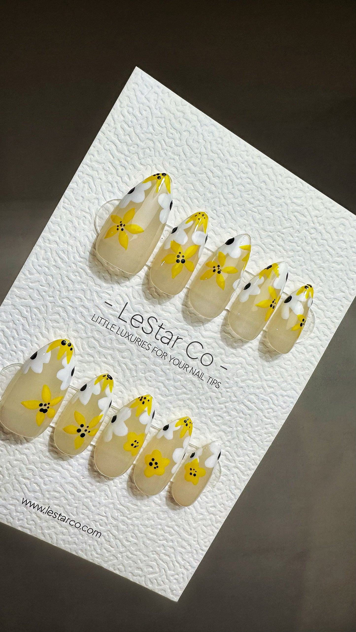 EOFY Reusable Daisy Delight Lemon Petals | Premium Press on Nails Gel | Fake Nails | Cute Fun Gel Nail Artist faux nails ML662