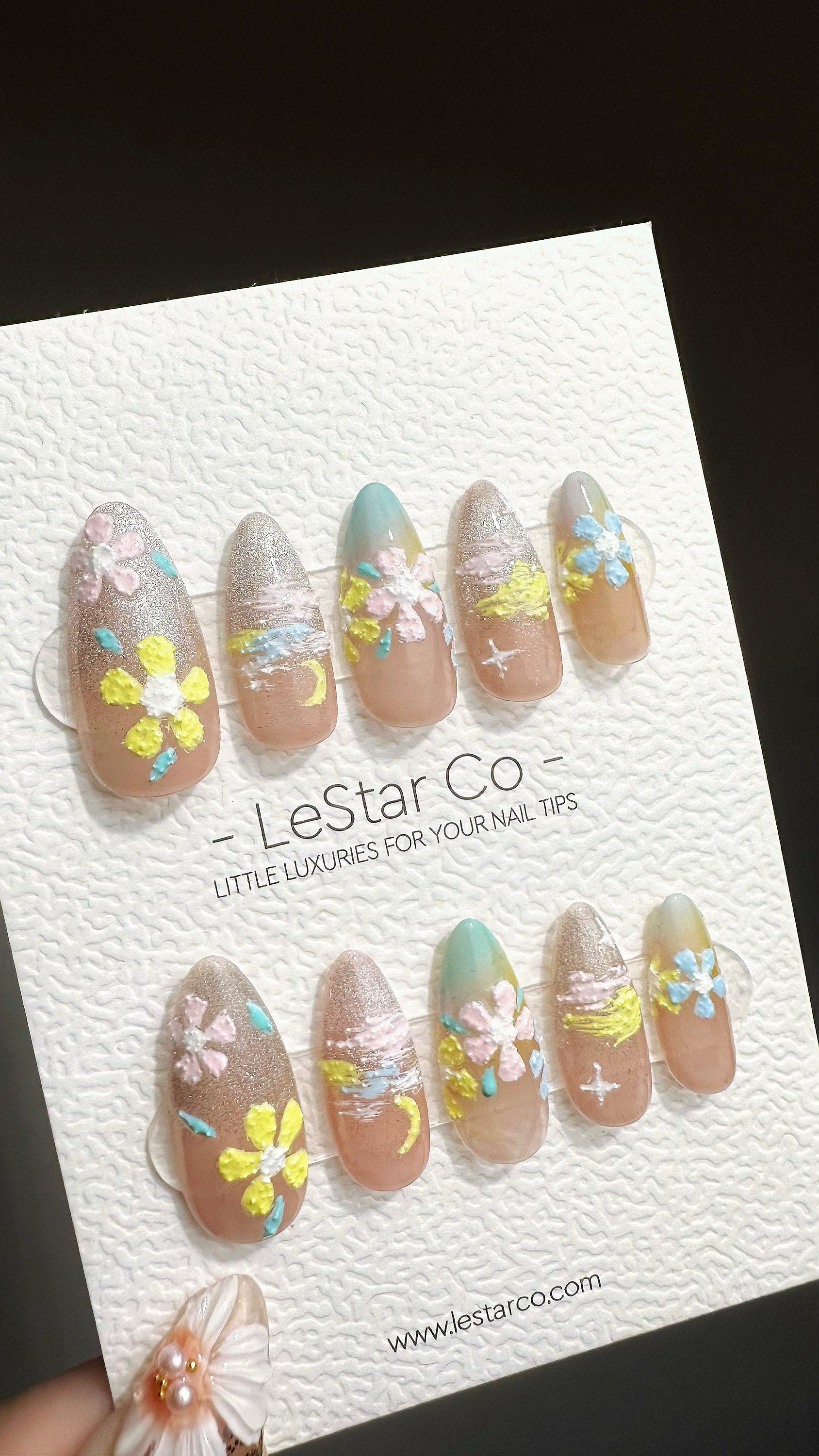 Reusable Petals in Pastel | Premium Press on Nails Gel Hand Painted Pressons Customizable Gel Nail Artist fake nails YR762