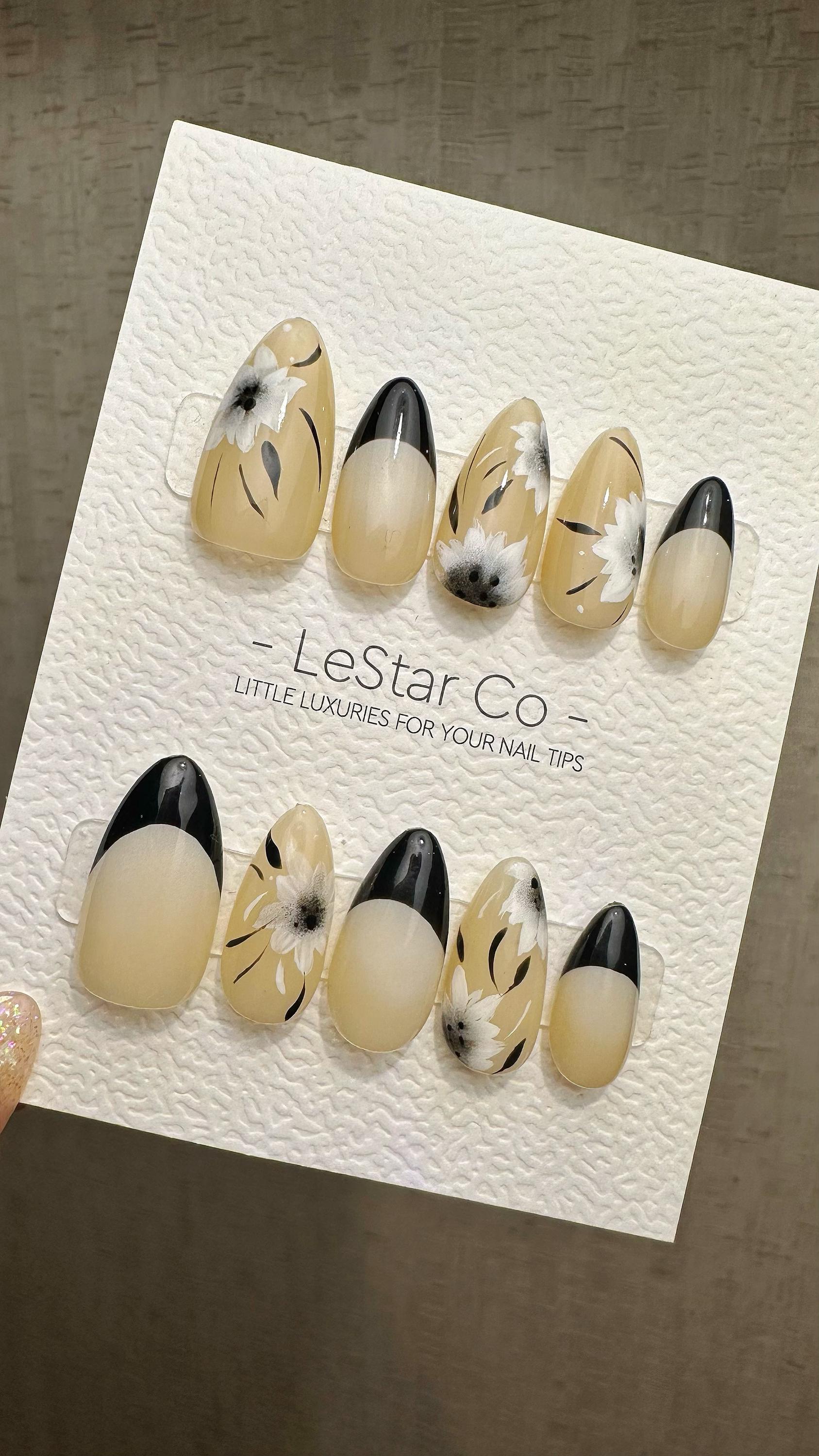Reusable Icy MMidnight Daisy Black French TIp| Premium Press on Nails Gel Hand Painted Pressons Customizable Gel Nail faux nails ML911
