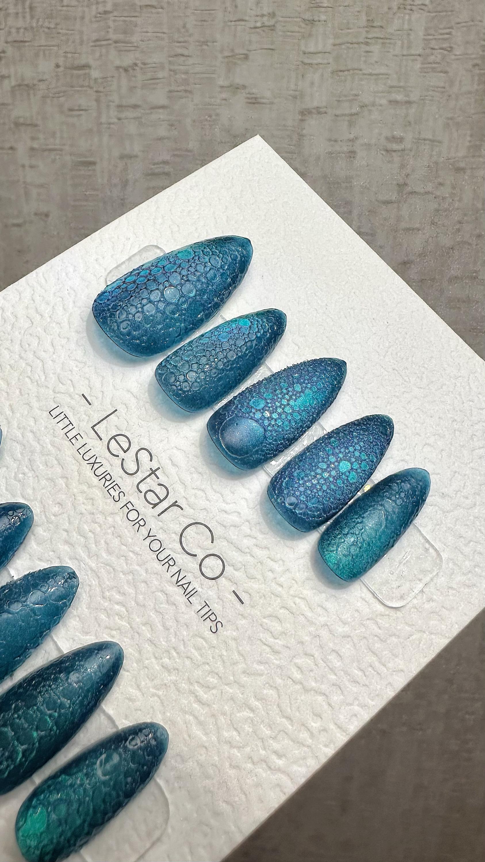 Reusable Oceanic Scales Cat Eye Effect | Premium Press on Nails Gel Hand Painted Pressons Customizable Gel Nail Artist fake nails WM943
