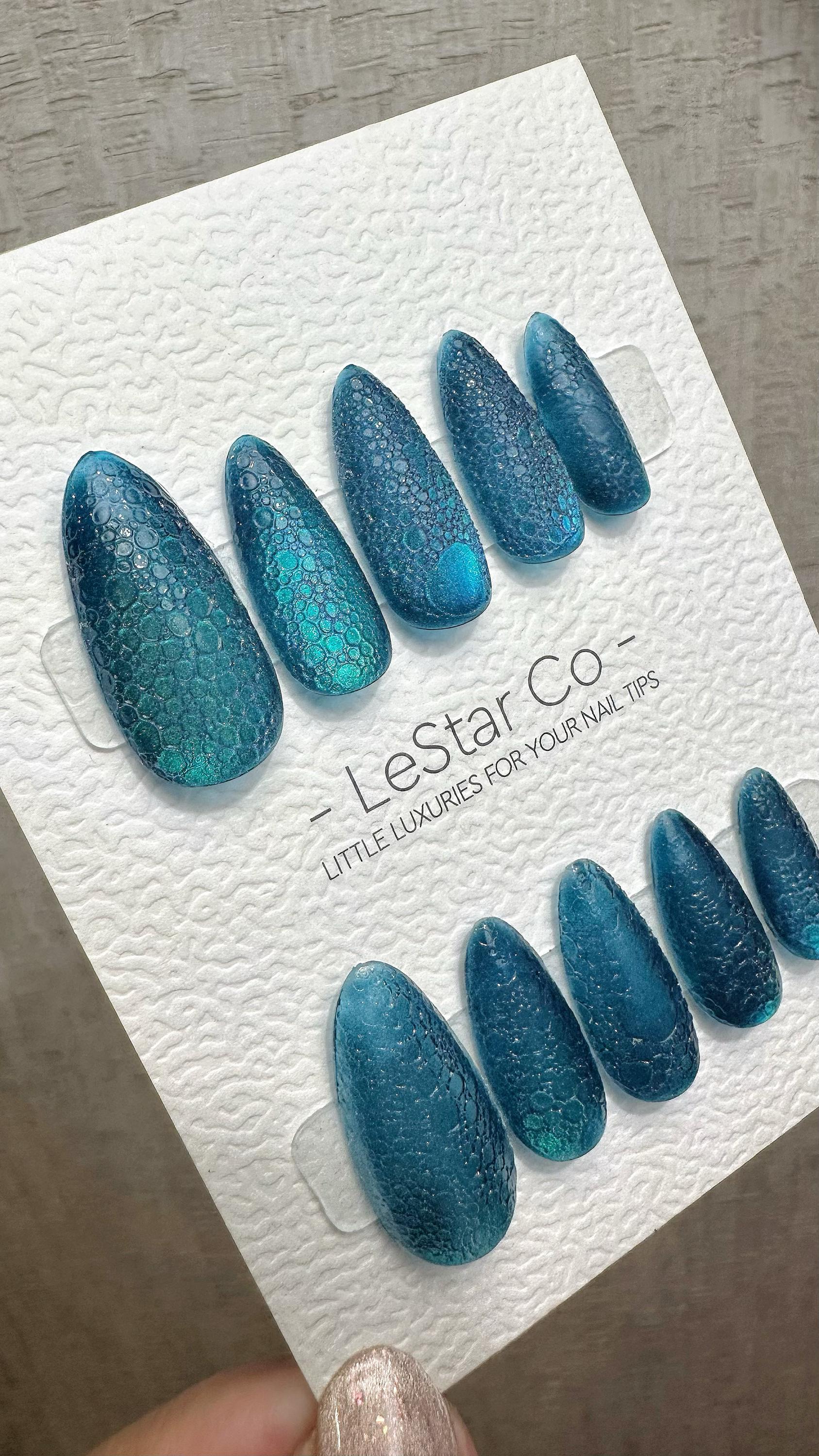 Reusable Oceanic Scales Cat Eye Effect | Premium Press on Nails Gel Hand Painted Pressons Customizable Gel Nail Artist fake nails WM943