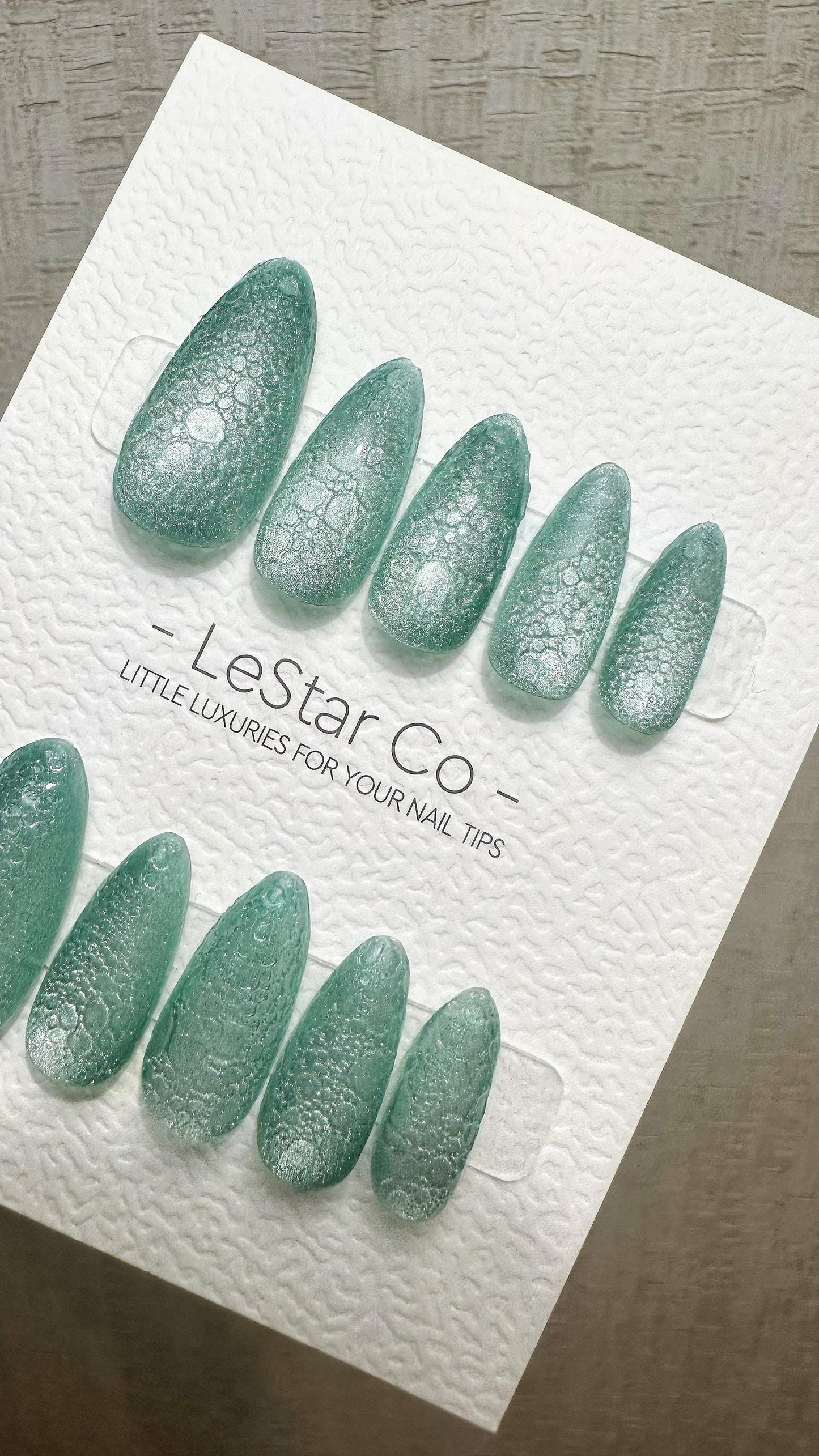 Reusable Aqua Mirage Cat Eye Effect | Premium Press on Nails Gel Hand Painted Pressons Customizable Gel Nail Artist fake nails WM936