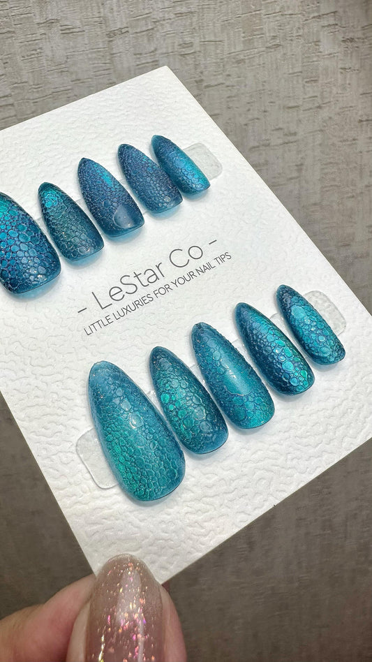 Reusable Oceanic Scales Cat Eye Effect | Premium Press on Nails Gel Hand Painted Pressons Customizable Gel Nail Artist fake nails WM943