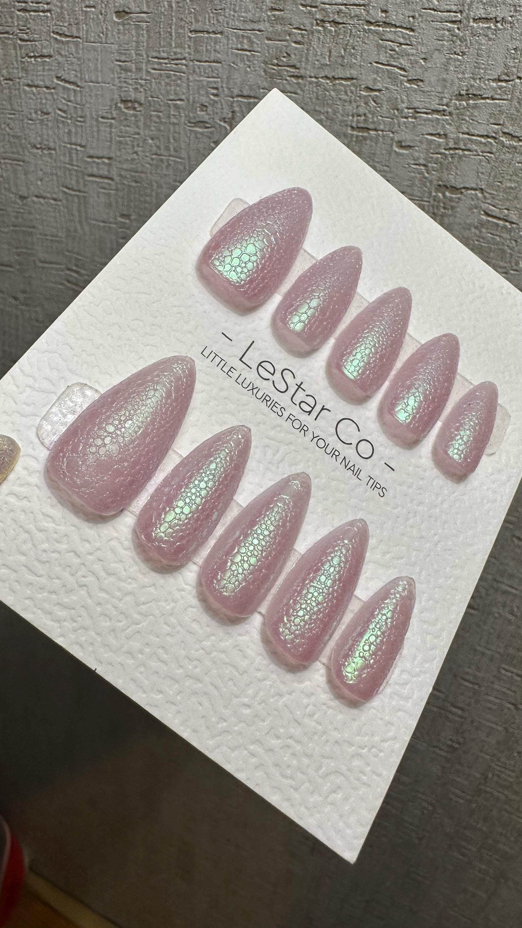 Reusable Prismatic Pink Bubble Effect | Premium Press on Nails Gel Hand Painted Pressons Customizable Gel Nail fake nails WM977