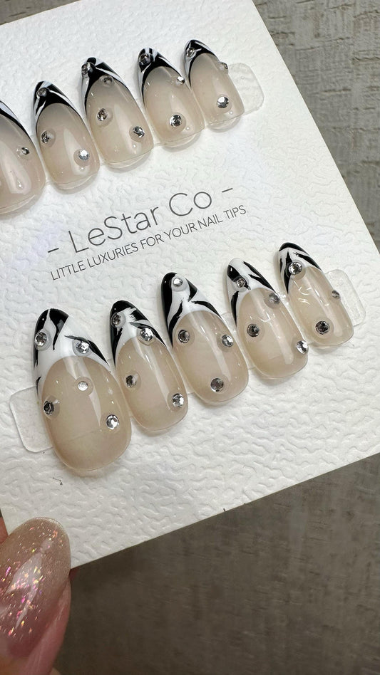 Reusable Chic Contrast French Tip | Premium Press on Nails Gel Hand Painted Pressons Customizable Gel Nail Artist faux nails QN967