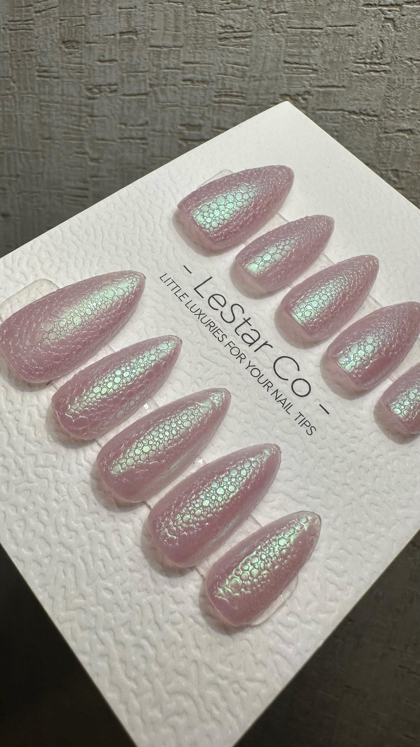 Reusable Prismatic Pink Bubble Effect | Premium Press on Nails Gel Hand Painted Pressons Customizable Gel Nail fake nails WM977