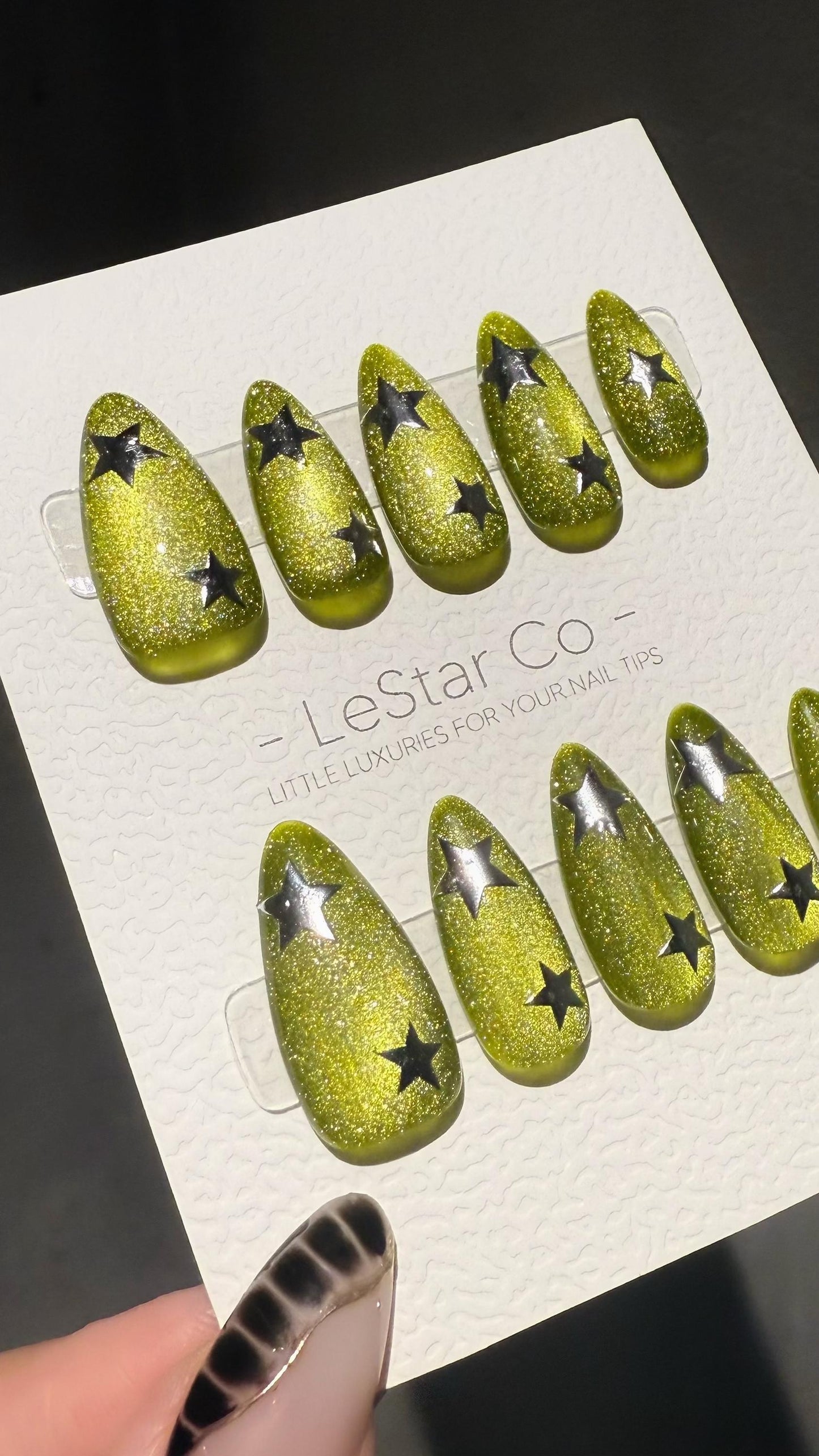 Reusable Lime Stardust Cat Eye Effect | Premium Press on Nails Gel Hand Painted Pressons Customizable Gel Nail Artist faux nails WM1001