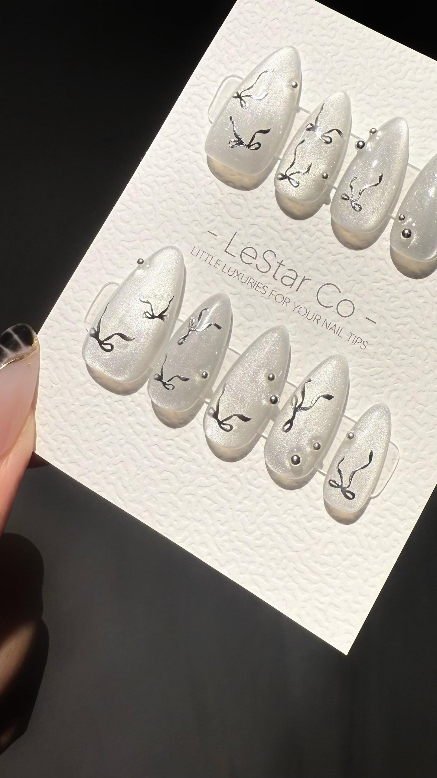 Reusable Shimmering Bows Cat Eye Effect | Premium Press on Nails Gel Hand Painted Pressons Customizable Gel Nail Artist nail WM1003