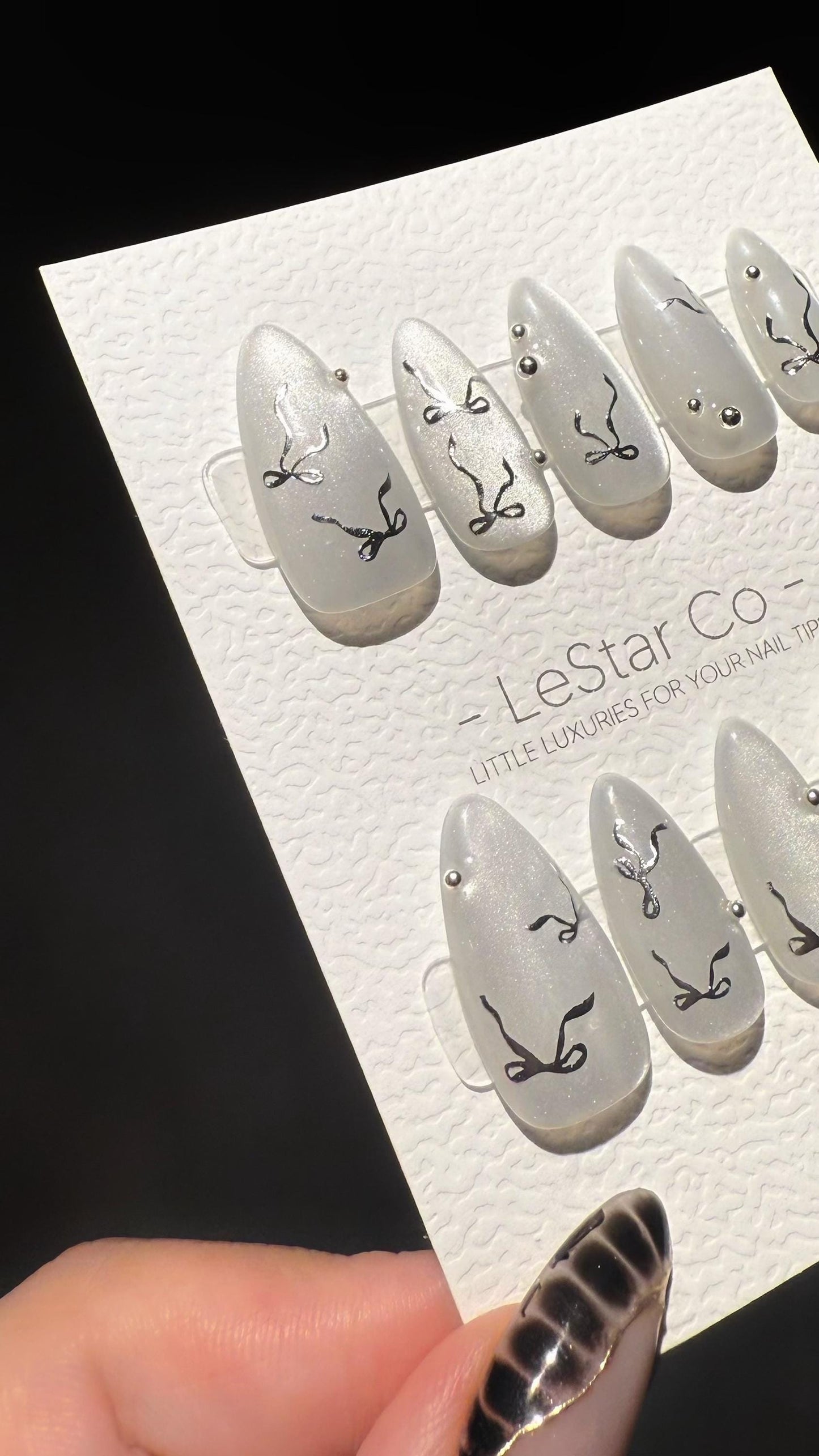 Reusable Shimmering Bows Cat Eye Effect | Premium Press on Nails Gel Hand Painted Pressons Customizable Gel Nail Artist nail WM1003