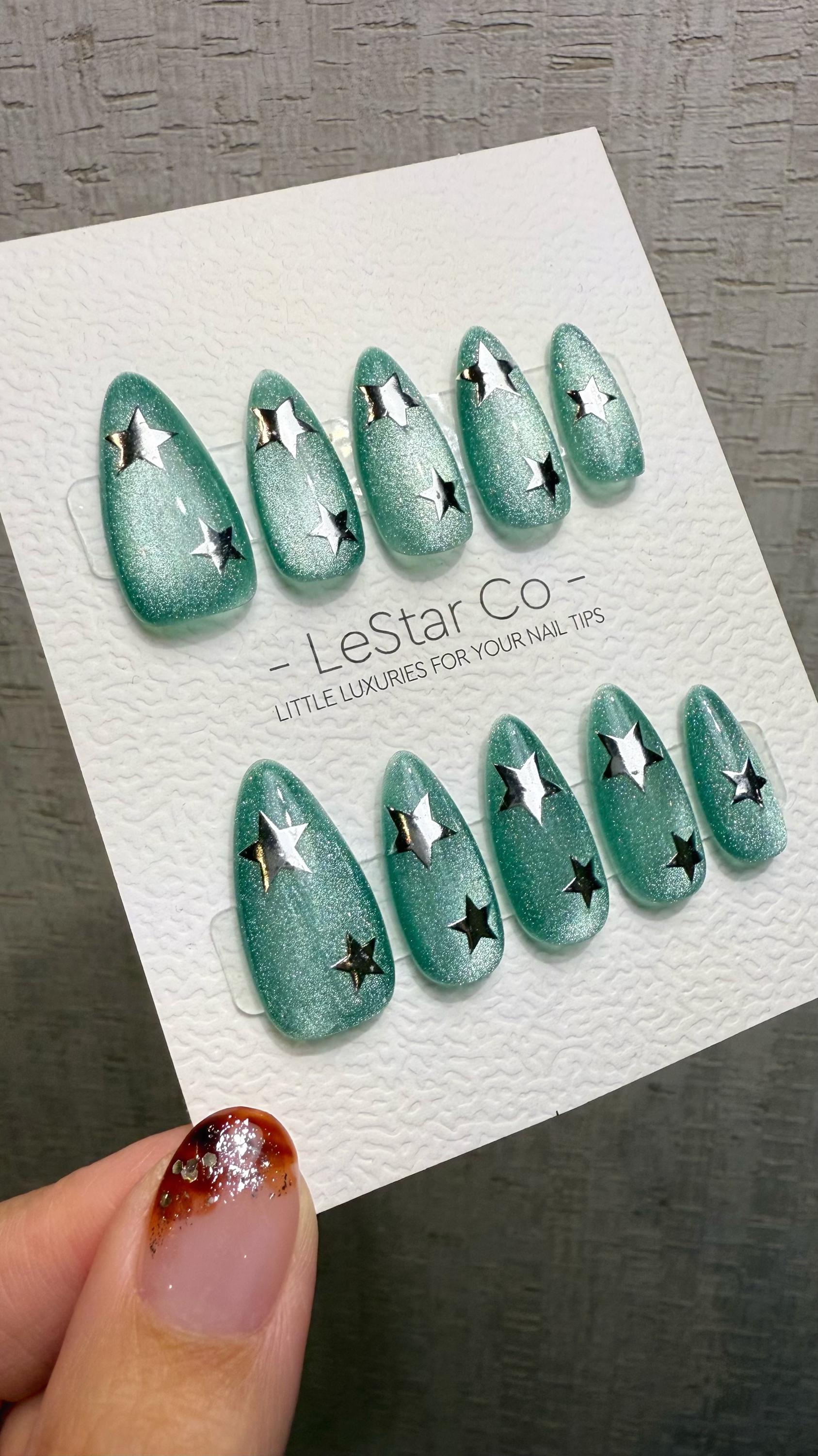 Reusable Mint Cosmos Green Cat Eye Effect| Premium Press on Nails Gel Hand Painted Pressons Customizable Gel Nail Artist faux nails WM1013
