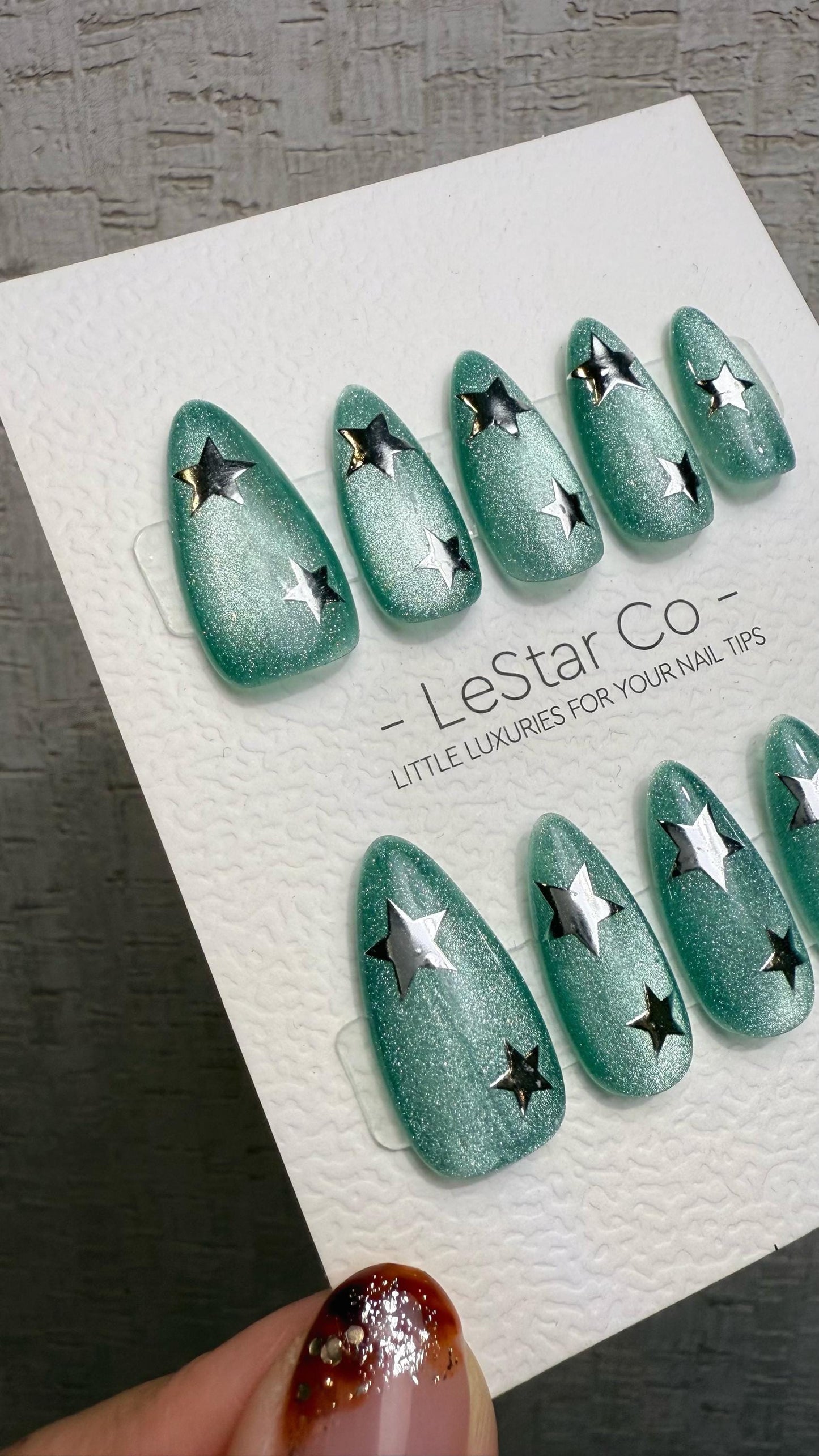Reusable Mint Cosmos Green Cat Eye Effect| Premium Press on Nails Gel Hand Painted Pressons Customizable Gel Nail Artist faux nails WM1013