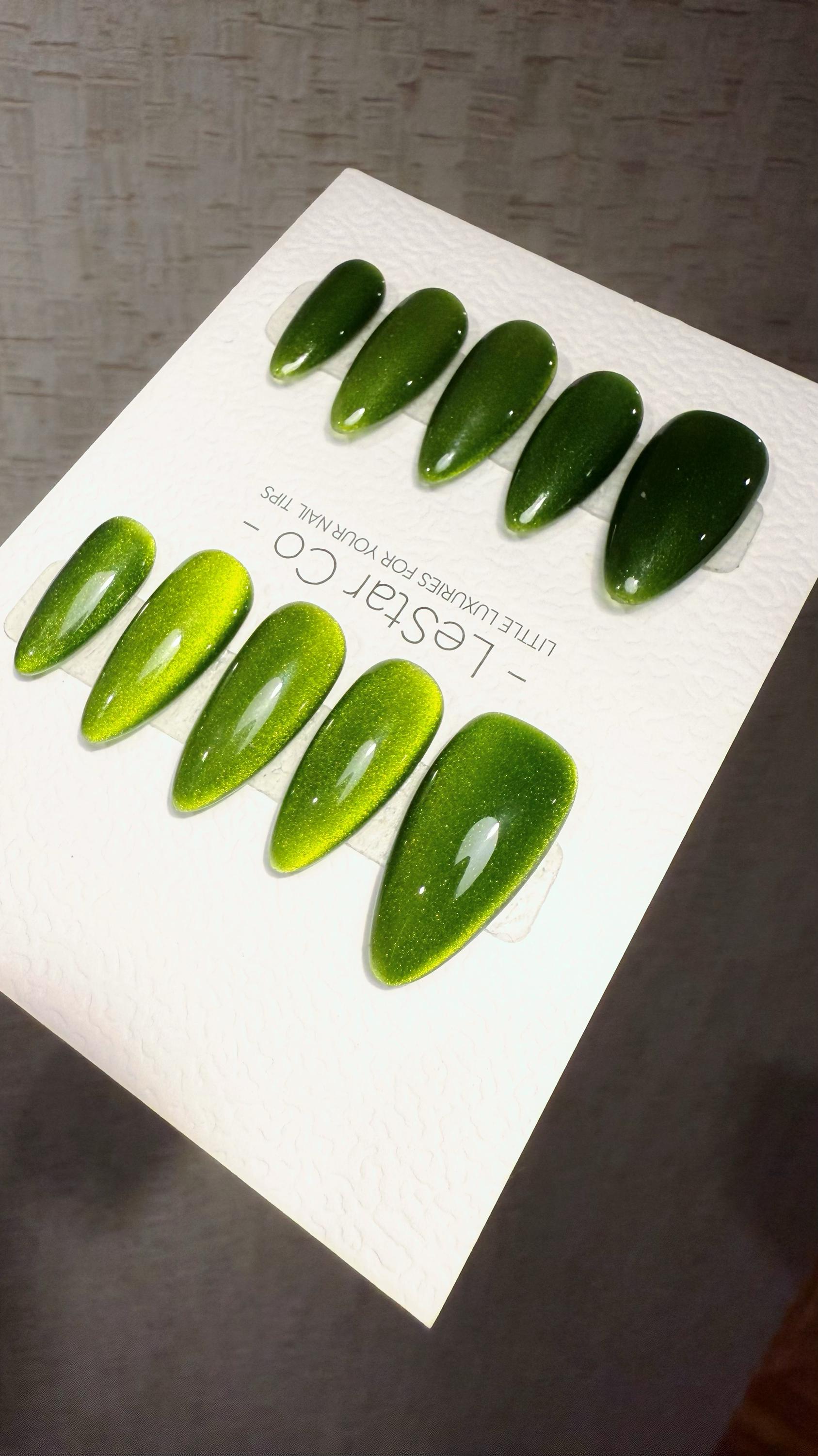 Reusable Green Witch Cat eye | Nails Premium Press on Nails Gel Manicure Handprint Pressons Handmade | Lestarco faux nails WM1036