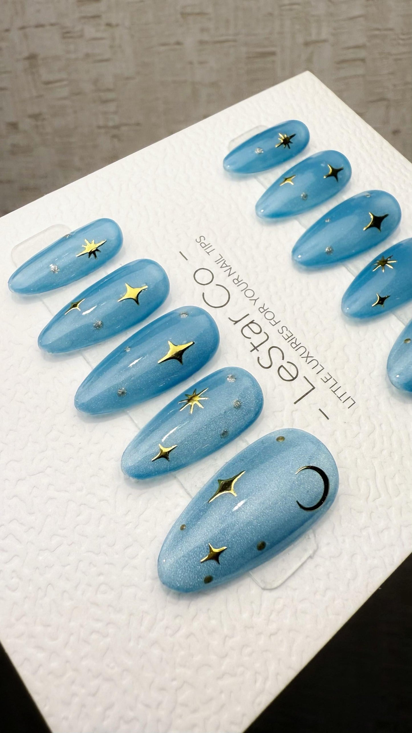 Reusable Lunar Blue Cat Eye Effect| Premium Press on Nails Gel Hand Painted Pressons Customizable Gel Nail Artist faux nails TMR1028