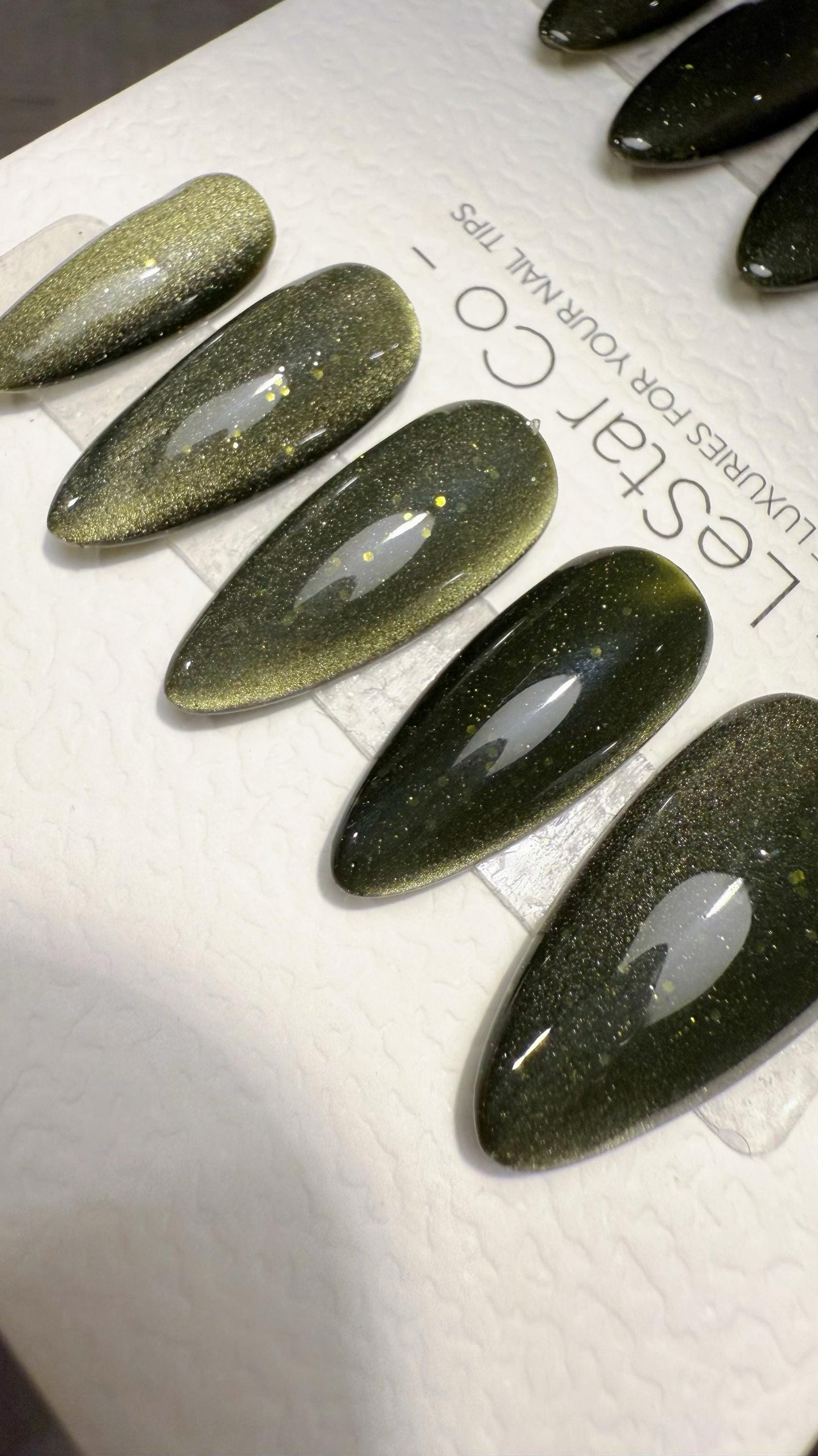 Reusable Venom Dust Olive Green Cat eye | Nails Premium Press on Nails Gel Manicure Handprint Pressons Handmade | Lestarco faux nails WM1037
