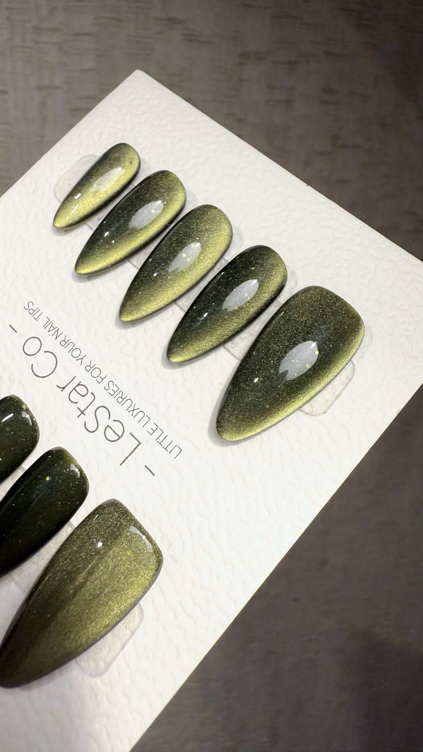 Reusable Venom Dust Olive Green Cat eye | Nails Premium Press on Nails Gel Manicure Handprint Pressons Handmade | Lestarco faux nails WM1037