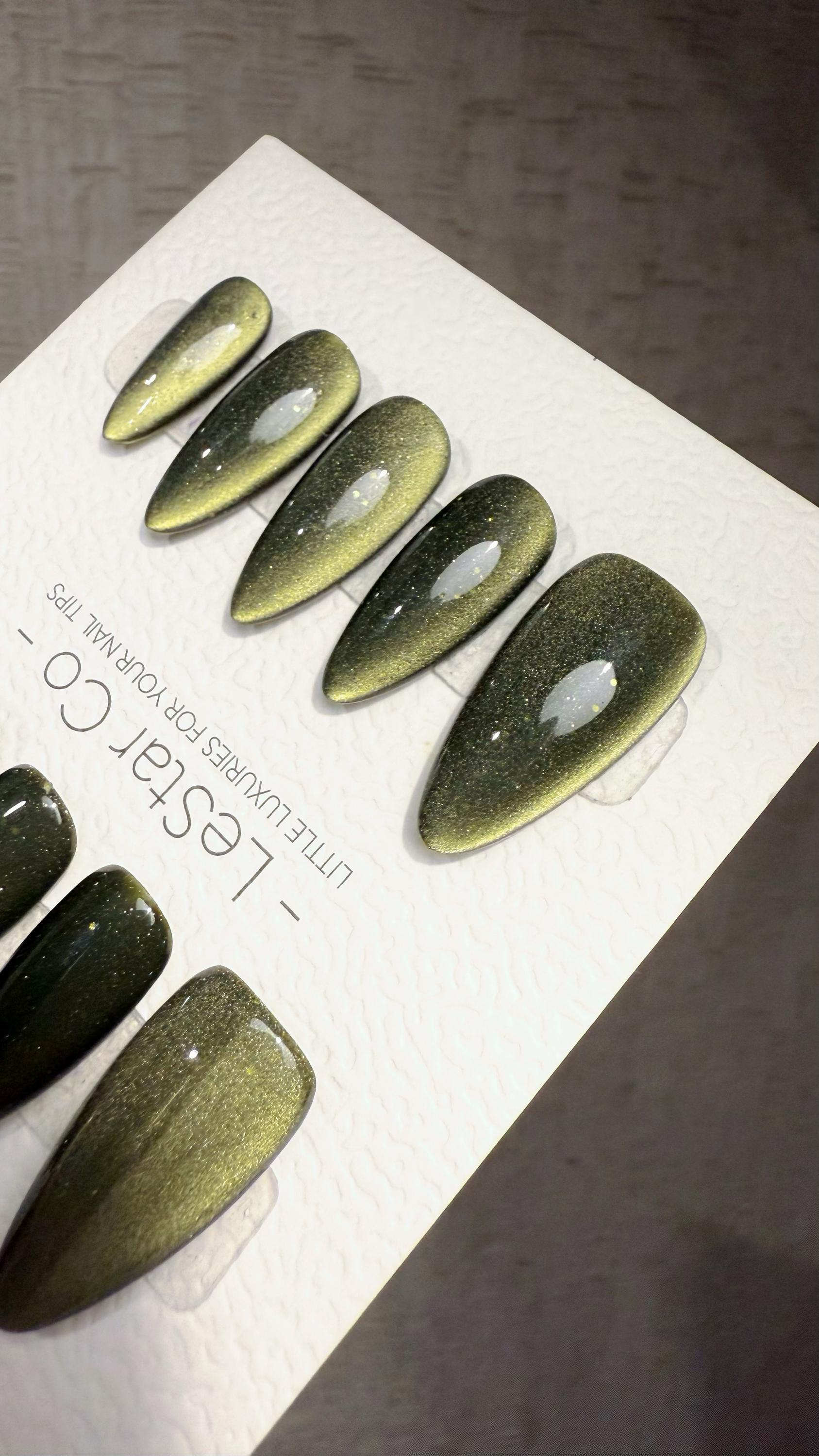 Reusable Venom Dust Olive Green Cat eye | Nails Premium Press on Nails Gel Manicure Handprint Pressons Handmade | Lestarco faux nails WM1037