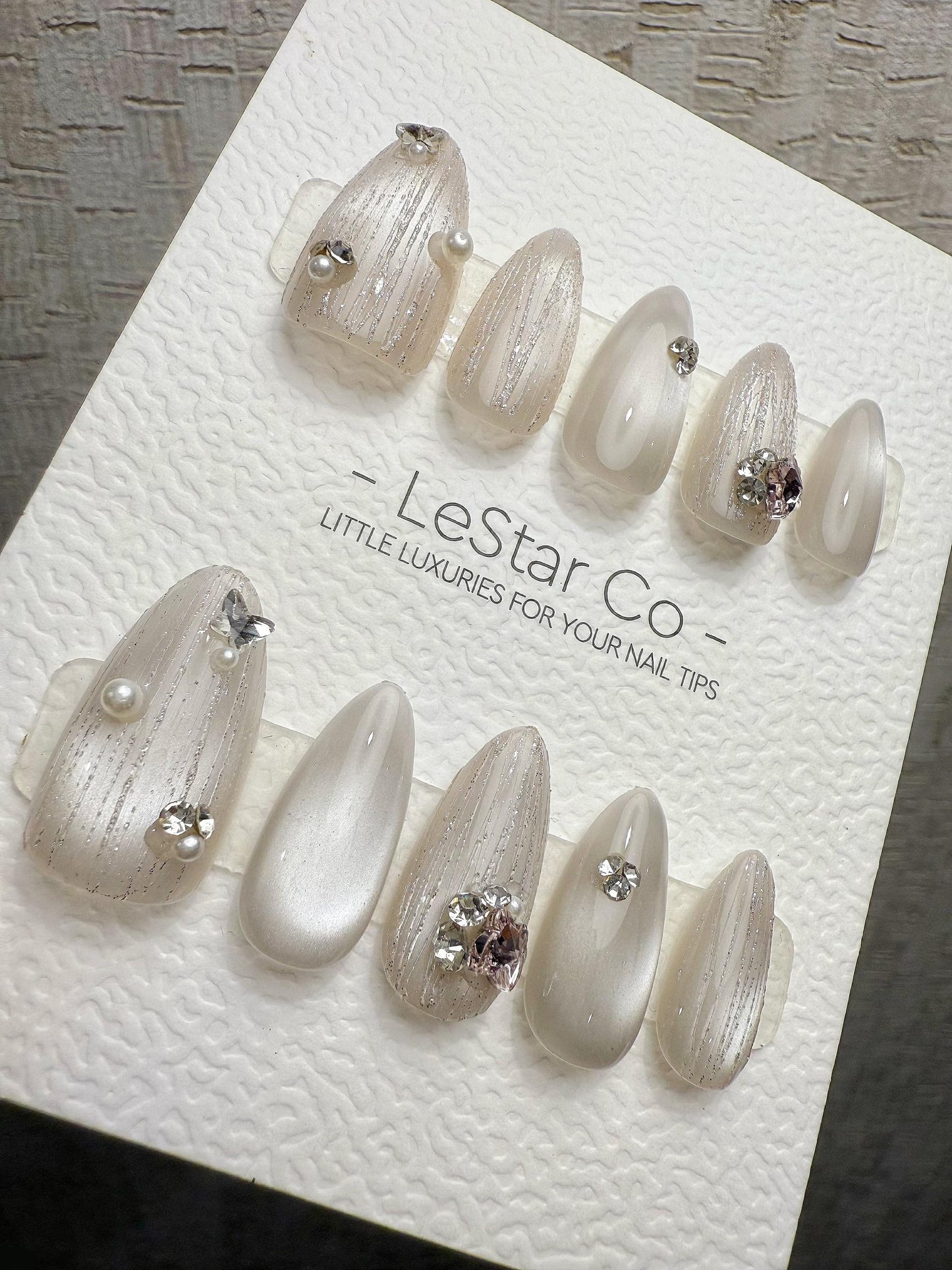 4for3 Timed Offer)Reusable Crystal Poise Cat Eye Effect |Premium Handmade Press on Nails Gel | Fake Nails | Cute Pressons Nail ML1076