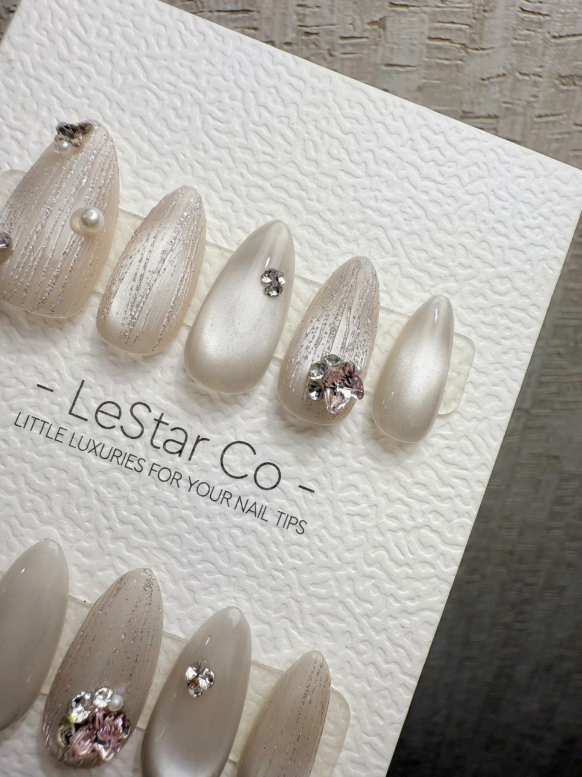 4for3 Timed Offer)Reusable Crystal Poise Cat Eye Effect |Premium Handmade Press on Nails Gel | Fake Nails | Cute Pressons Nail ML1076