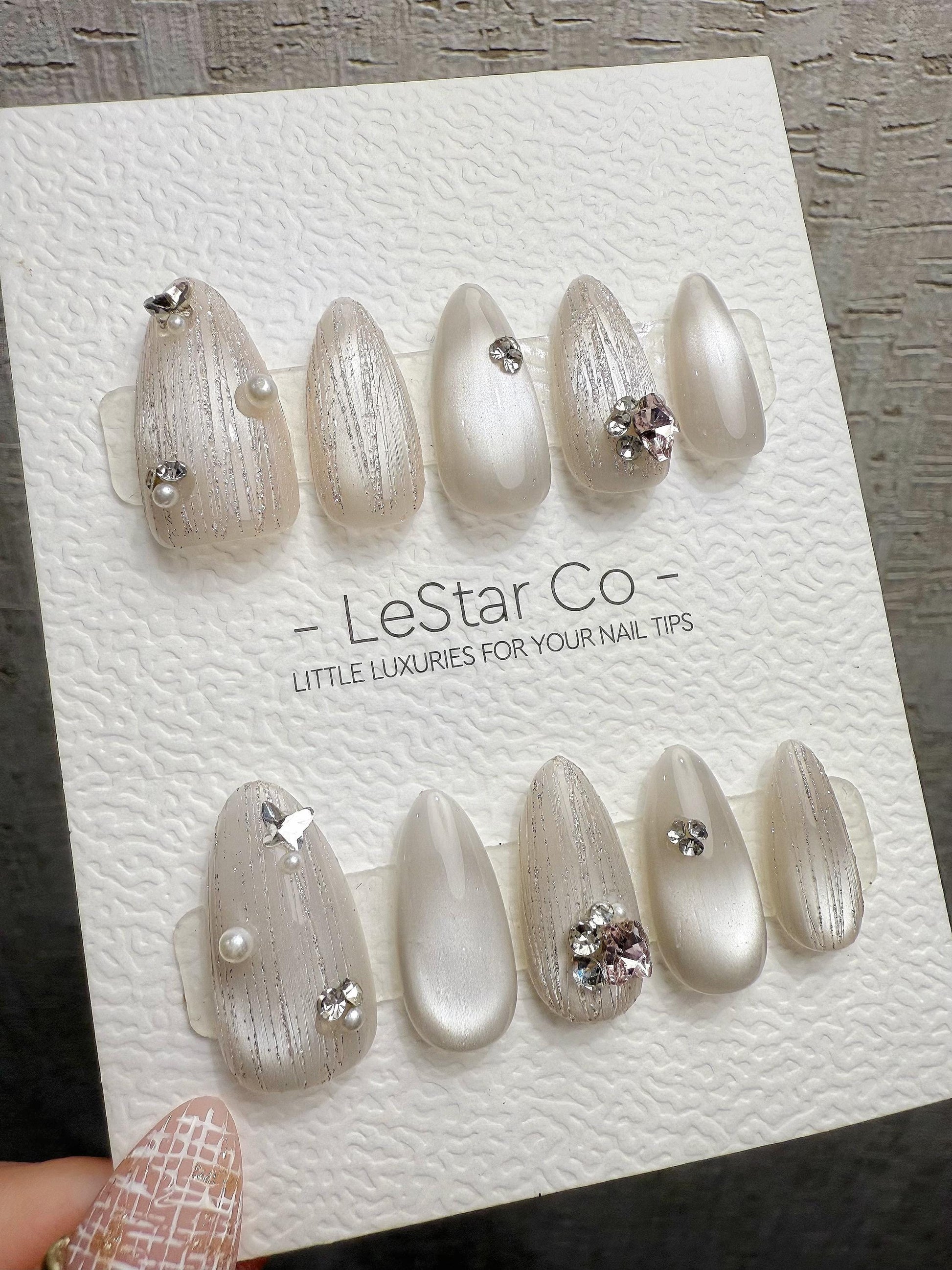 4for3 Timed Offer)Reusable Crystal Poise Cat Eye Effect |Premium Handmade Press on Nails Gel | Fake Nails | Cute Pressons Nail ML1076