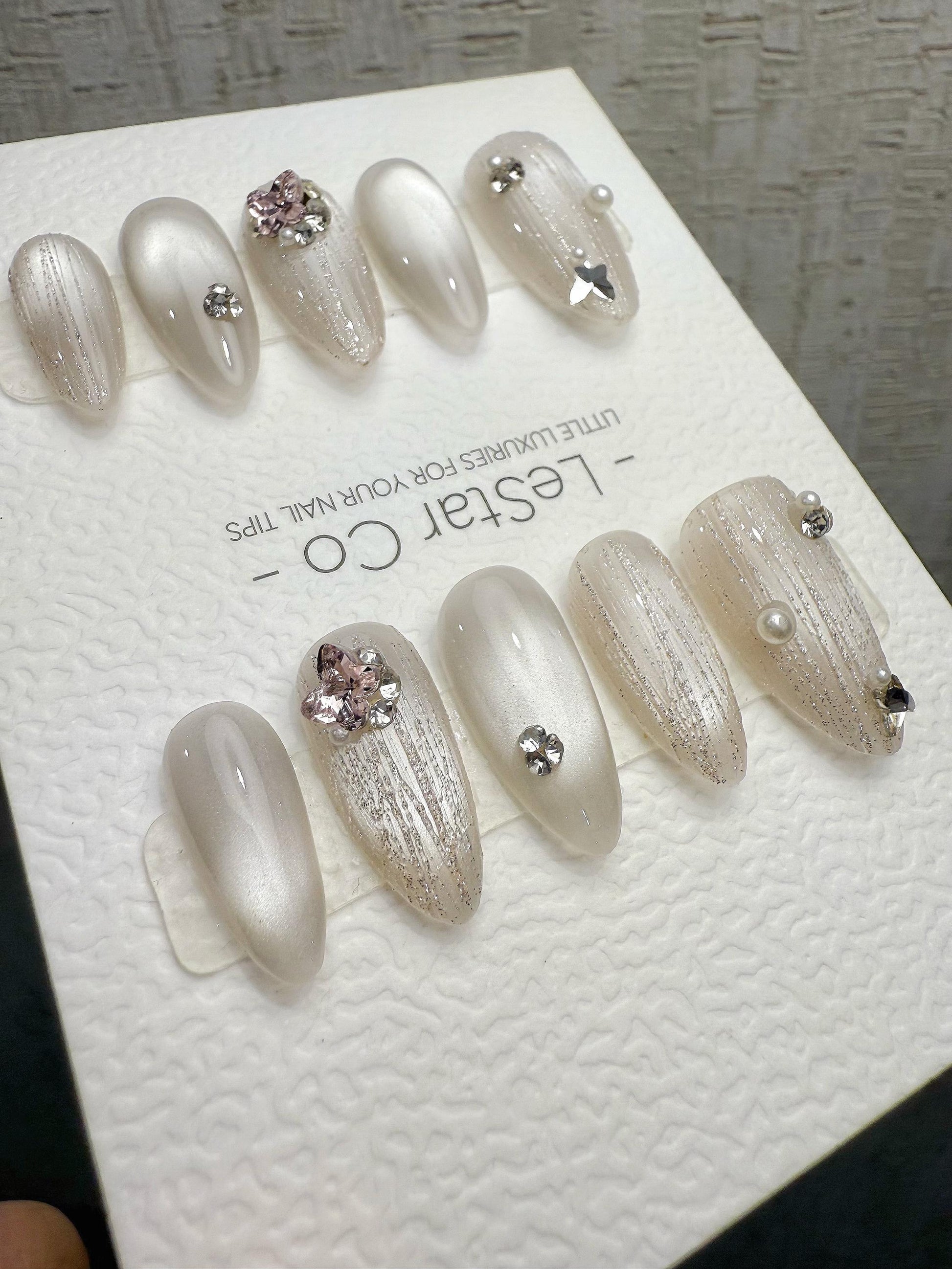 4for3 Timed Offer)Reusable Crystal Poise Cat Eye Effect |Premium Handmade Press on Nails Gel | Fake Nails | Cute Pressons Nail ML1076