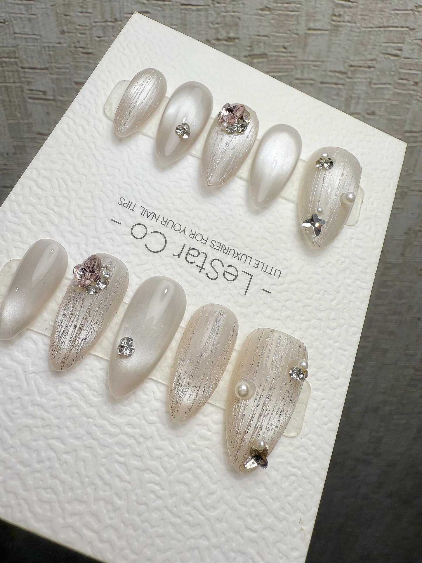 4for3 Timed Offer)Reusable Crystal Poise Cat Eye Effect |Premium Handmade Press on Nails Gel | Fake Nails | Cute Pressons Nail ML1076