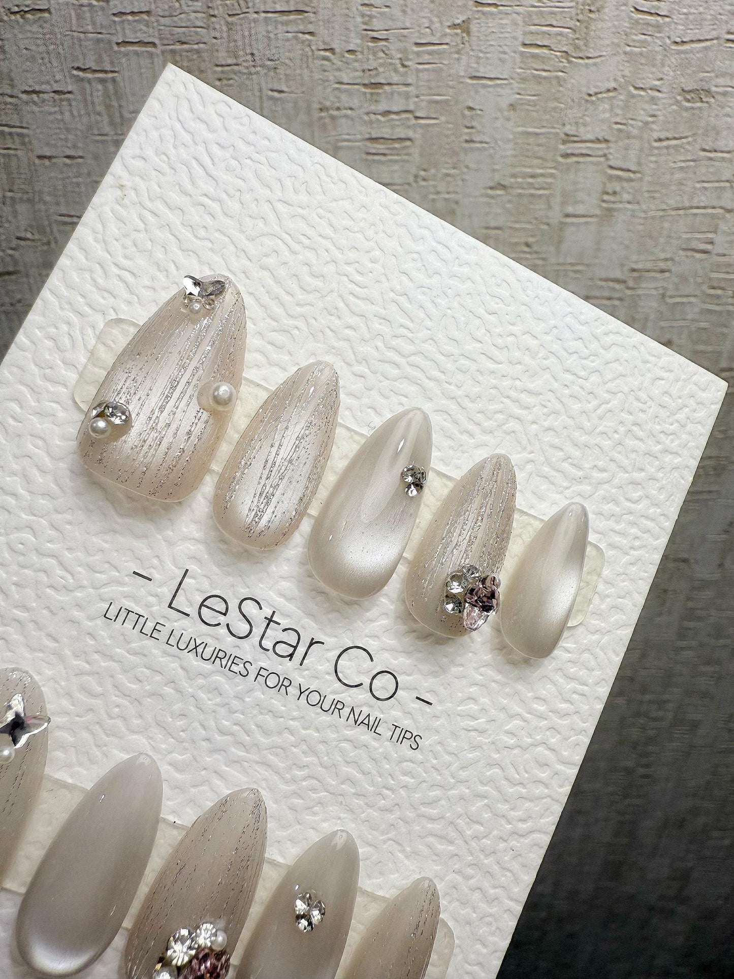 4for3 Timed Offer)Reusable Crystal Poise Cat Eye Effect |Premium Handmade Press on Nails Gel | Fake Nails | Cute Pressons Nail ML1076