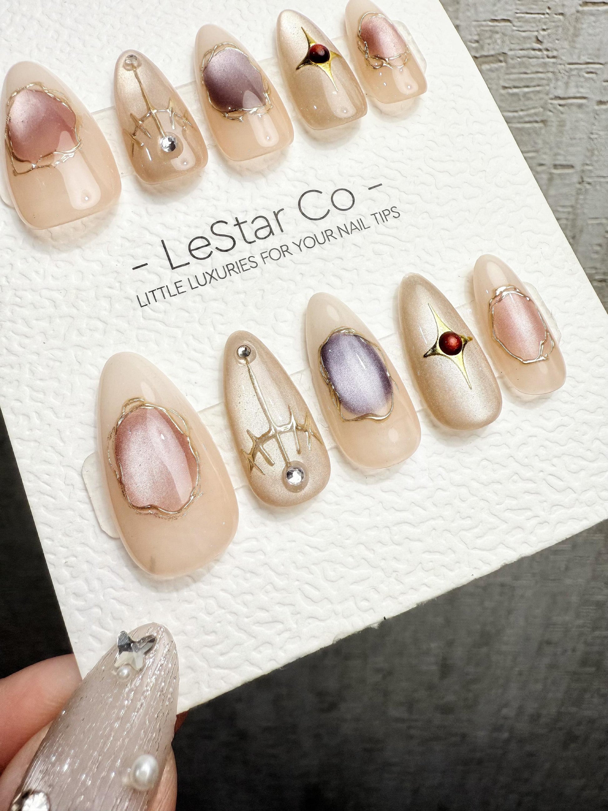4for3 Timed Offer)Reusable Lunar Relic Cat Eye Effect |Premium Handmade Press on Nails Gel | Fake Nails | Cute Pressons Nail QN1082
