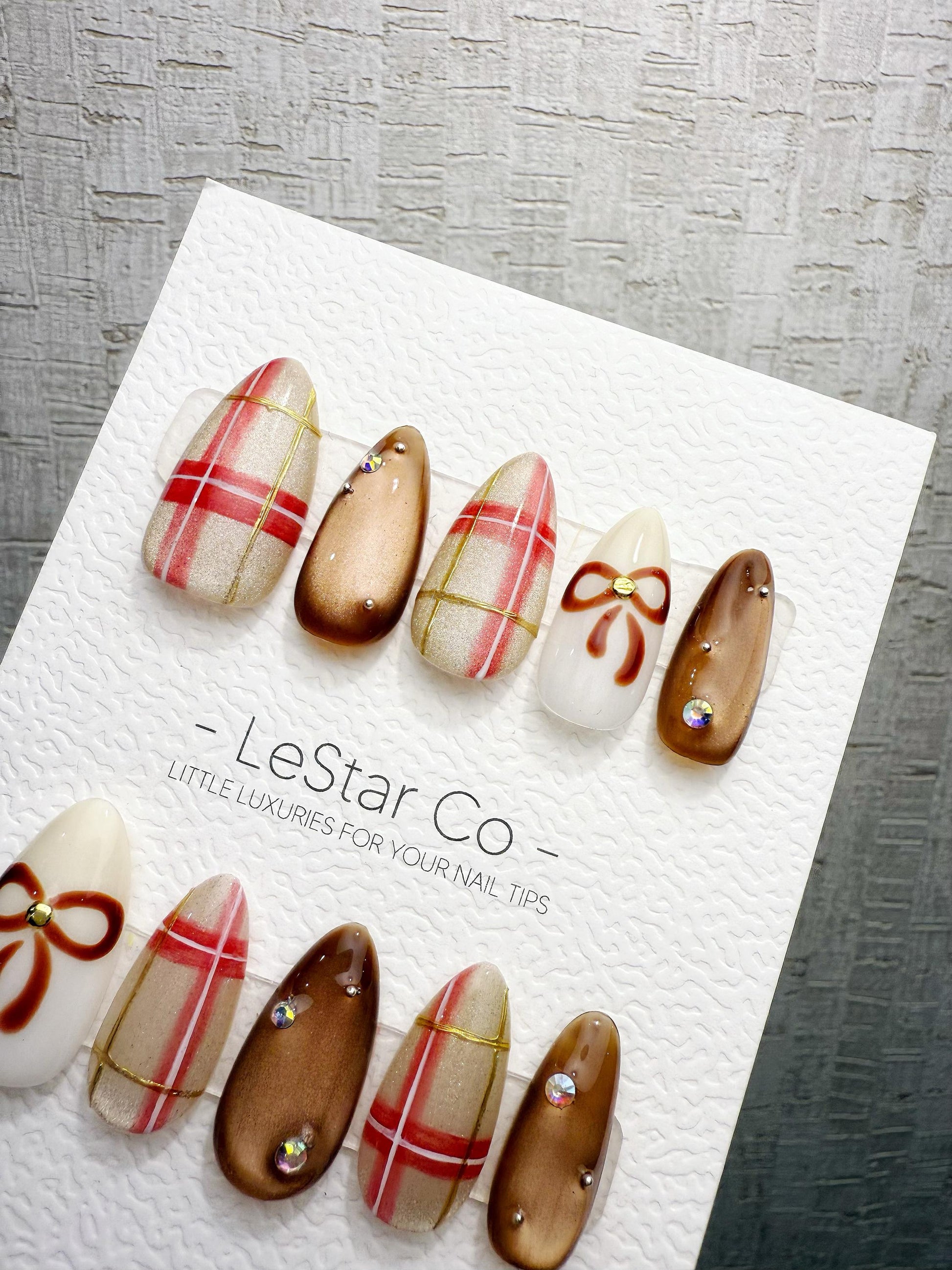 4for3 Timed Offer) Reusable Gifting Season Chic | Handmade Press On Gel Acrylic Nails