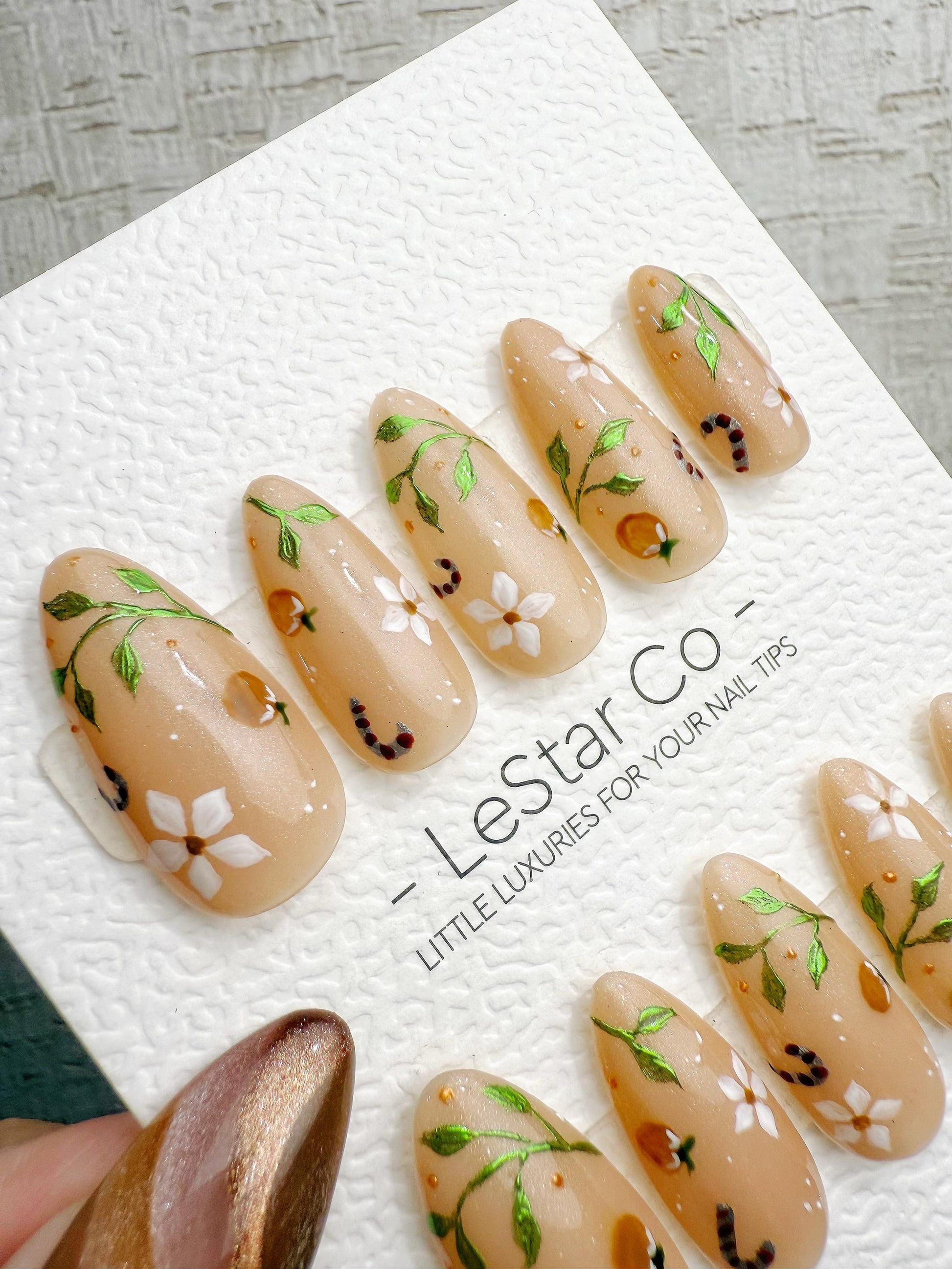 Reusable Christmas Leaf Serenade | Handmade Press On Gel Nails | 4for3 Timed Offer