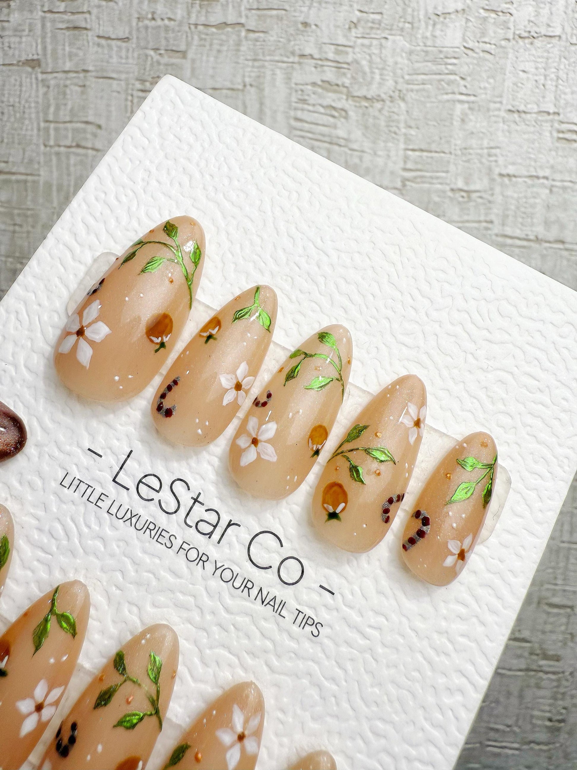 Reusable Christmas Leaf Serenade | Handmade Press On Gel Nails | 4for3 Timed Offer
