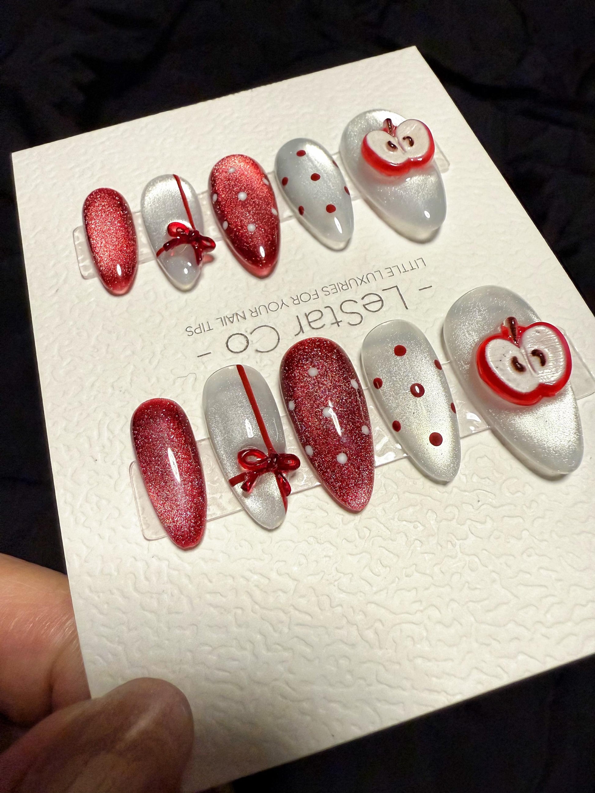 Reusable Snow Apple Dream | Handmade Press On Gel Acrylic Nails | 4for3 Timed Offer