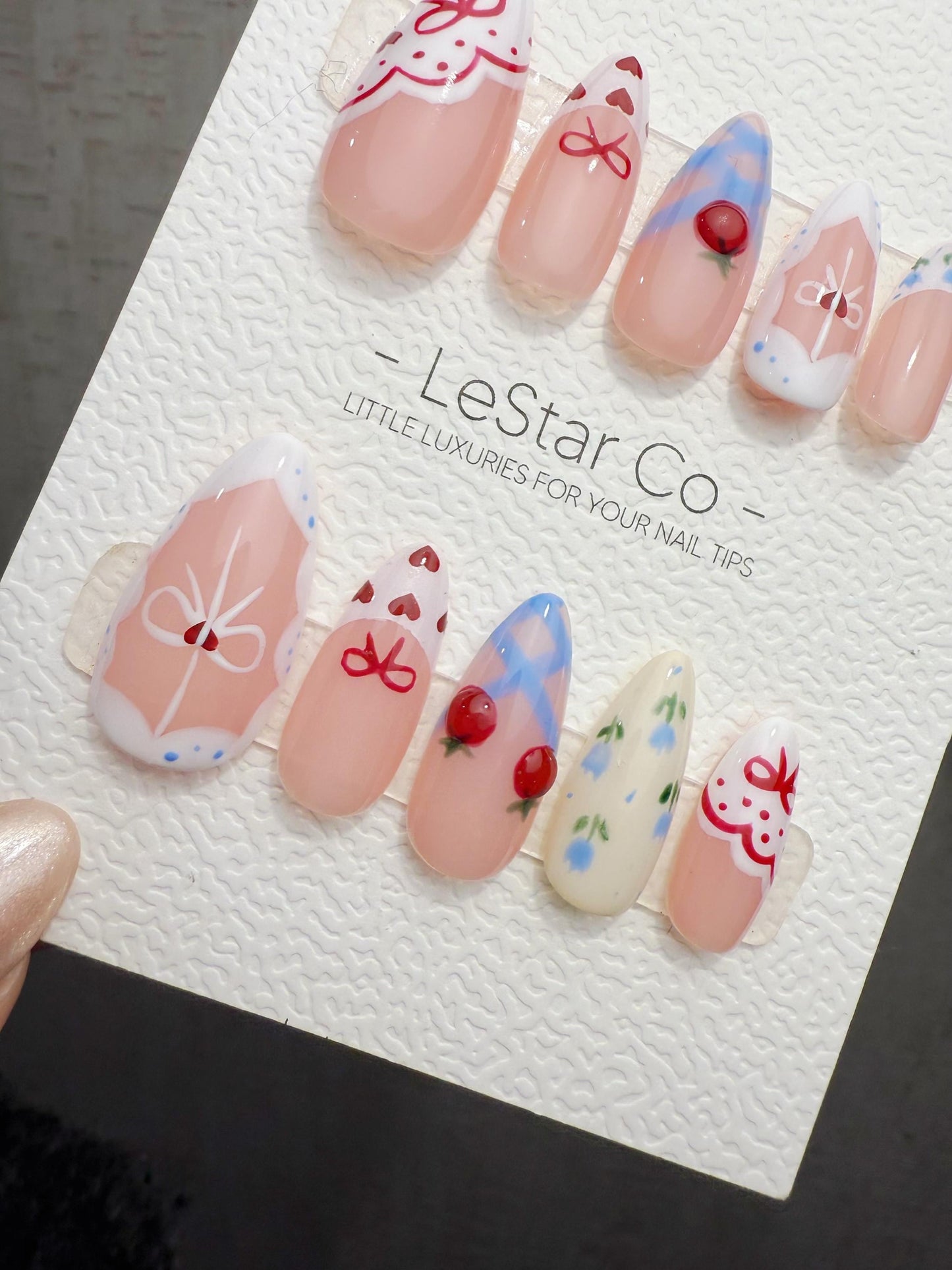 Handmade Gel Press On Nails: Dolly Picnic