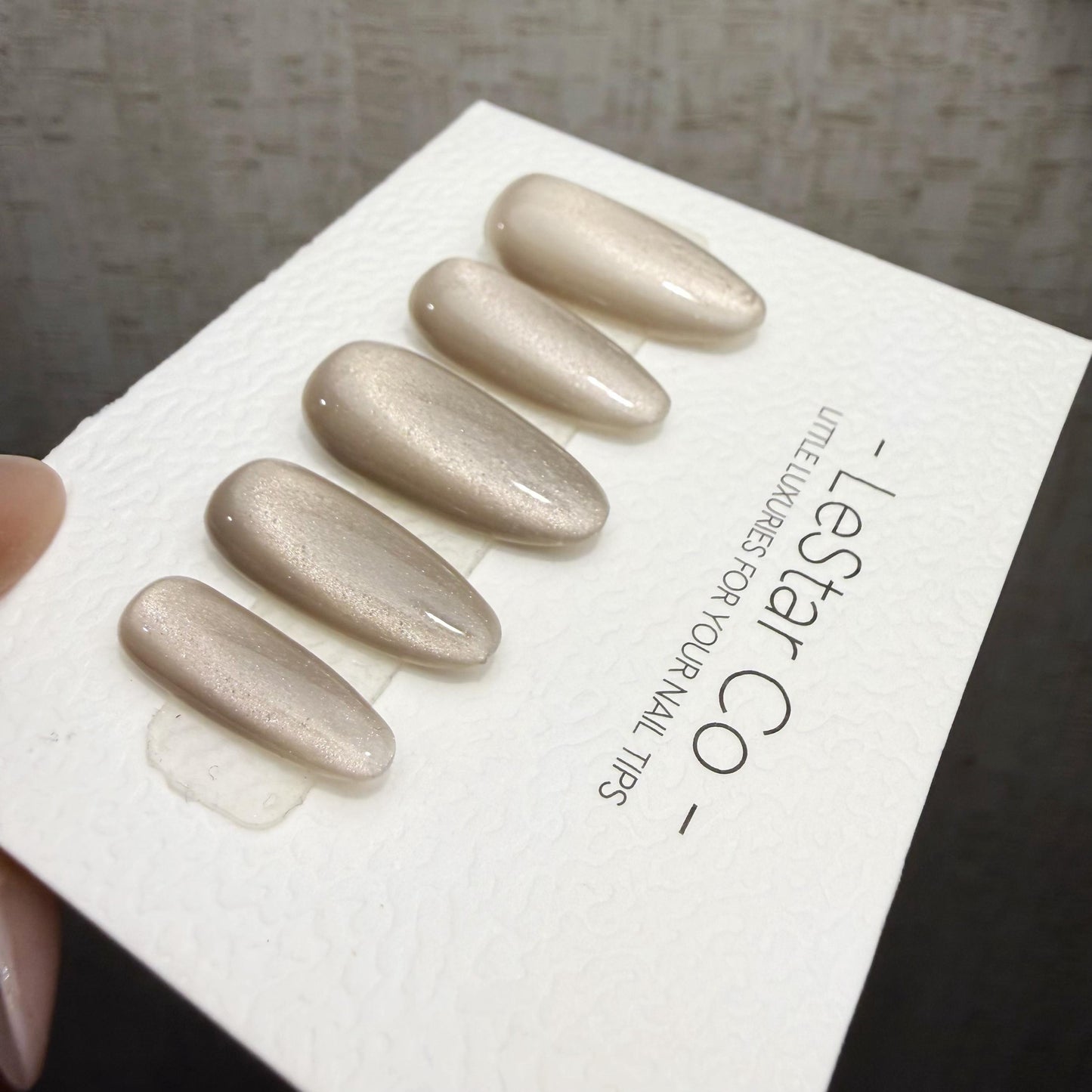 Handmade Silver Cashmere Cat Eye Gel Press On Nails – Reusable, Customizable Manicure